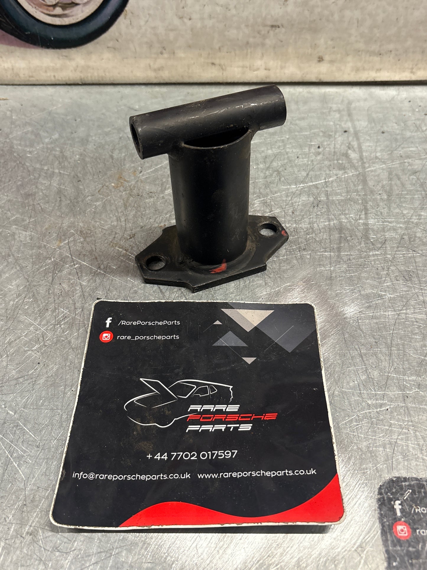 Porsche 928 Bumper shock absorber bracket, used  92850501702