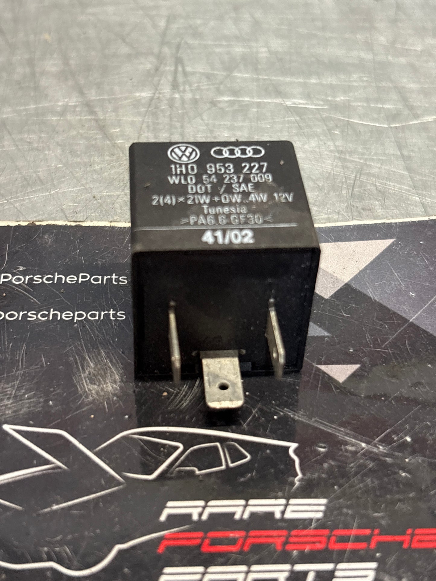 Porsche 911 964 hazard flash relay, used 1H0953227