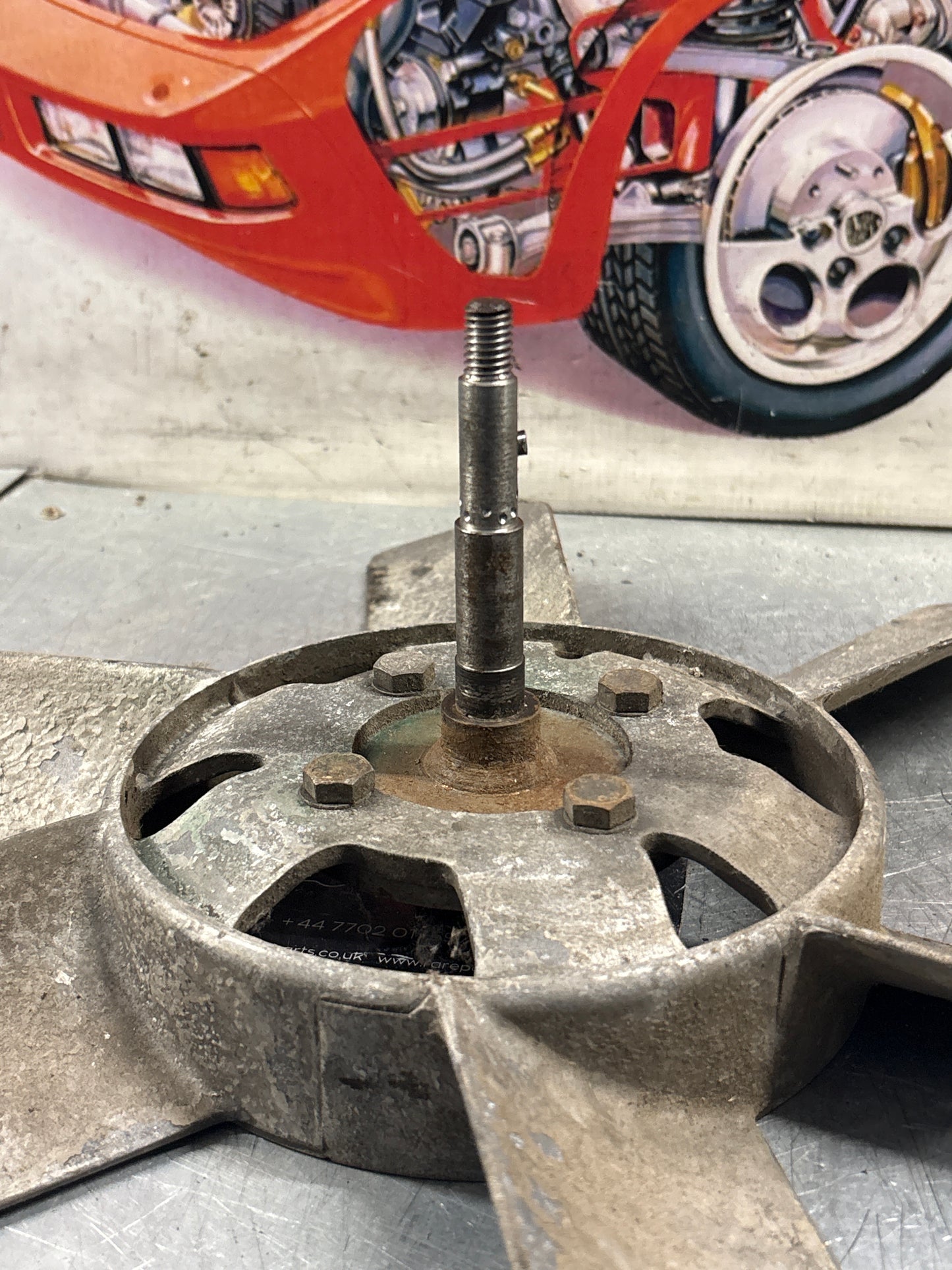 Porsche 928 early Engine cooling fan used 92810613701 / 1082051006