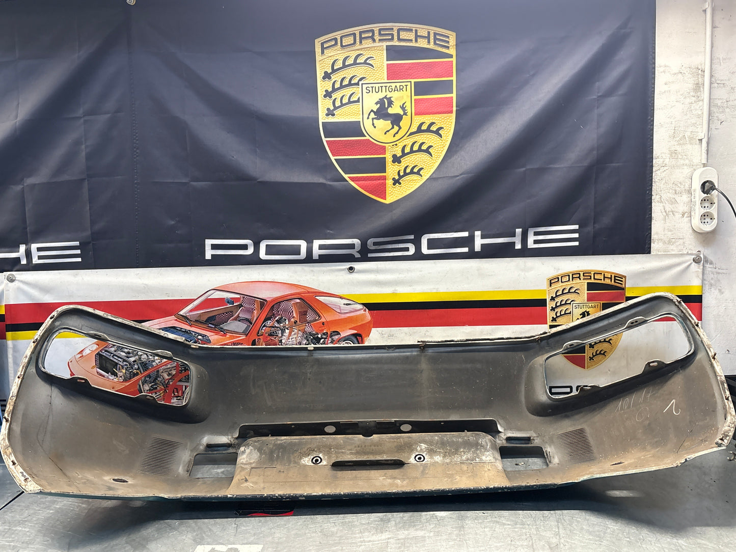 Porsche 928S rear bumper, used 92850502303 / 474181