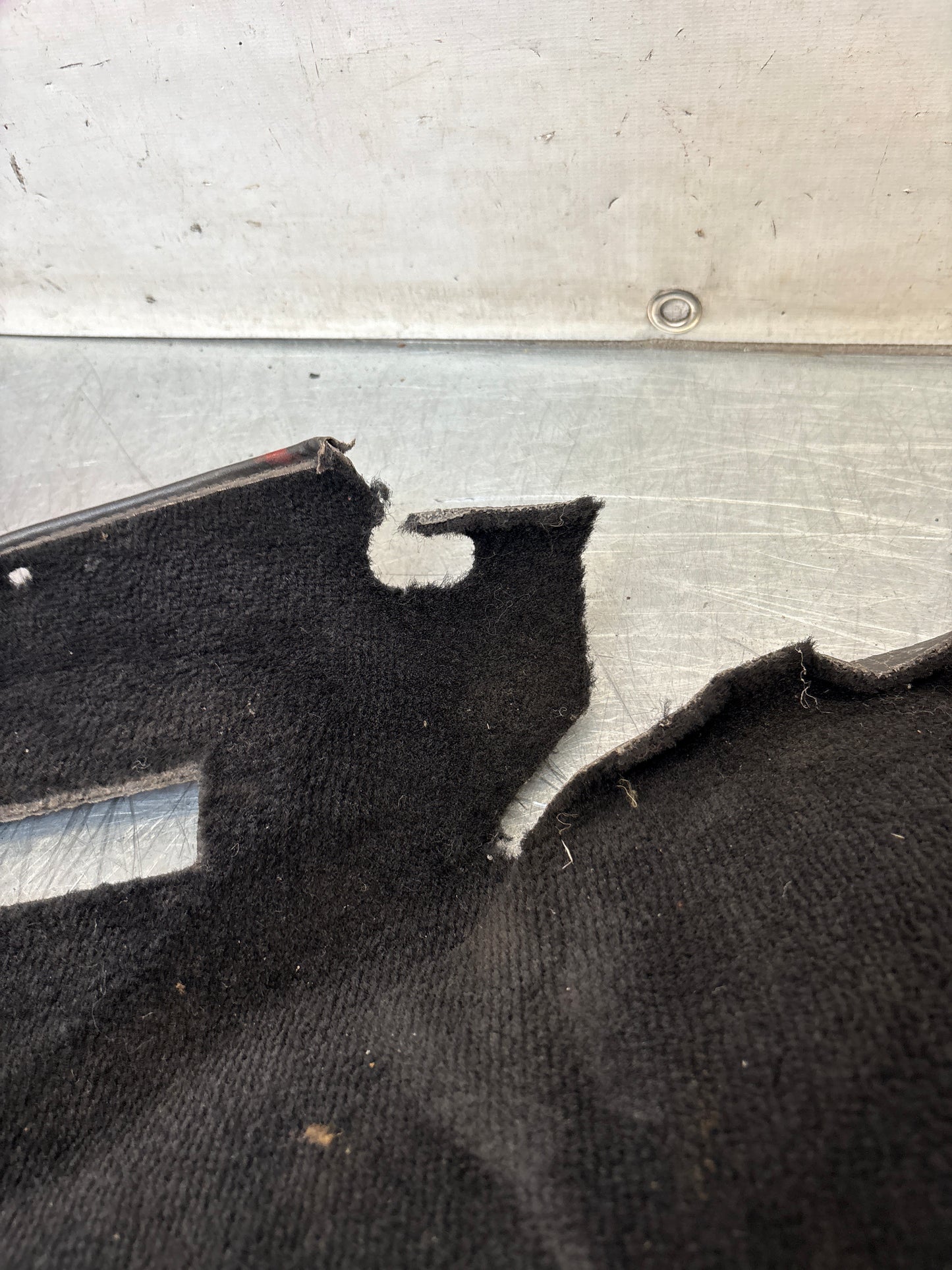 Porsche 924/944 85.5- rear left side trim carpet, black, 94455508301, used