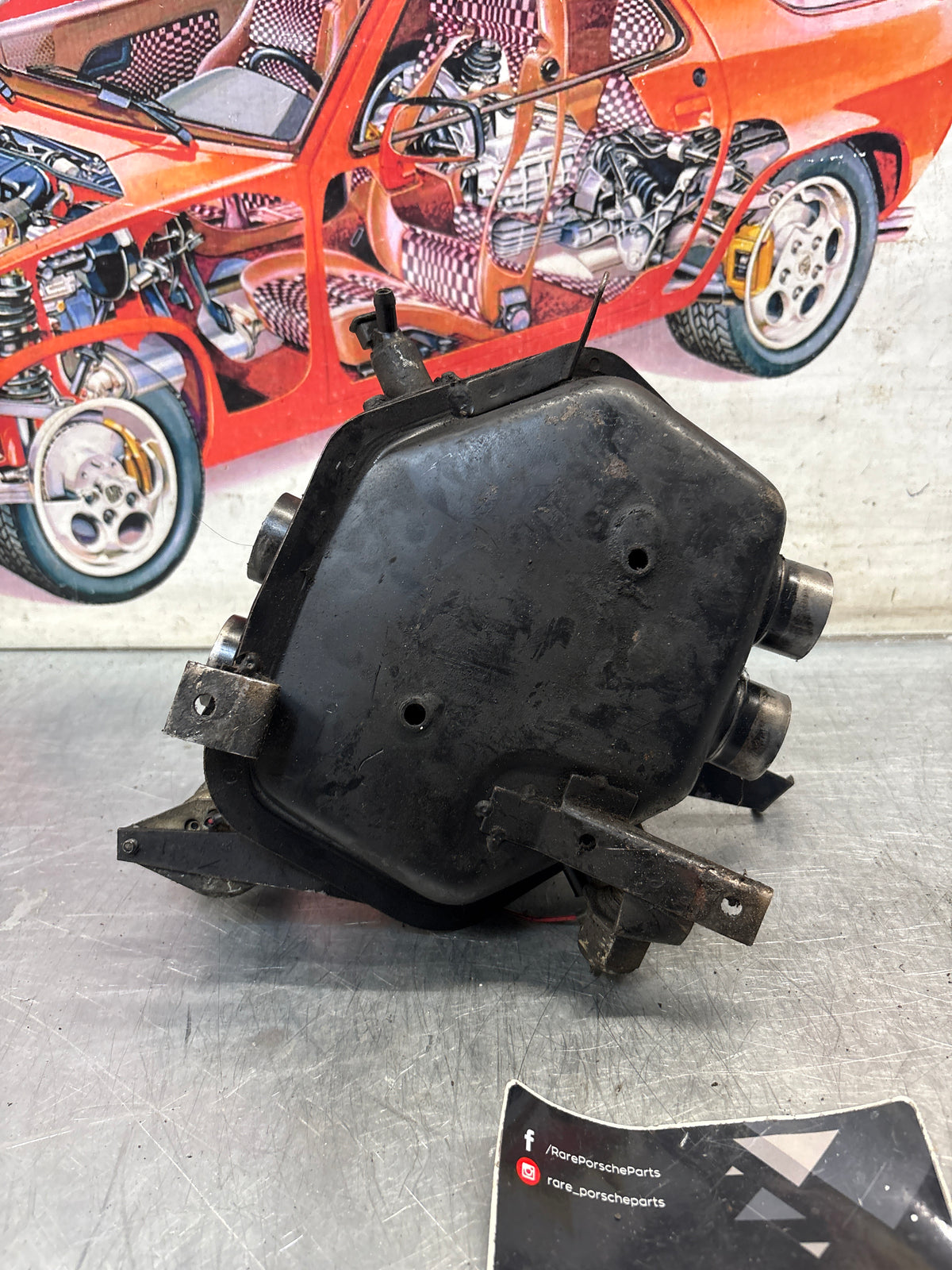 Porsche 914 2.0 air distributor housing, used 039133055B
