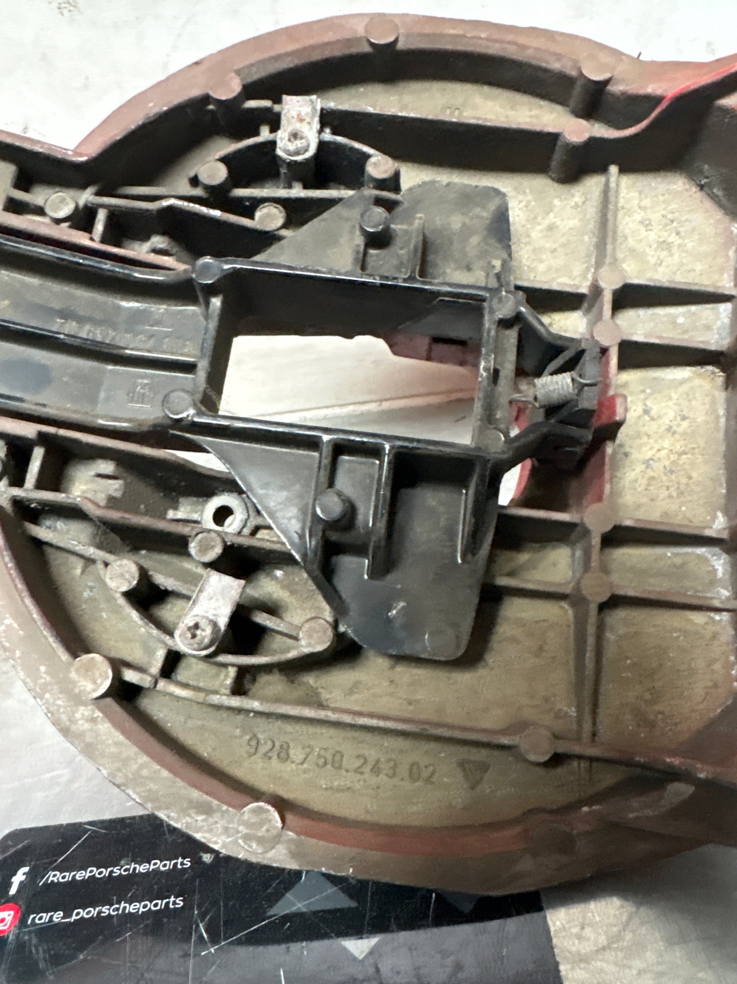 Porsche 928 right headlight swivel frame without bearing 92875024902 92875024302 used