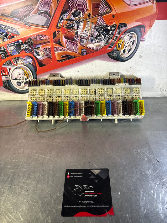 Porsche 928 relay fuse box, for spares or repair 92861010516