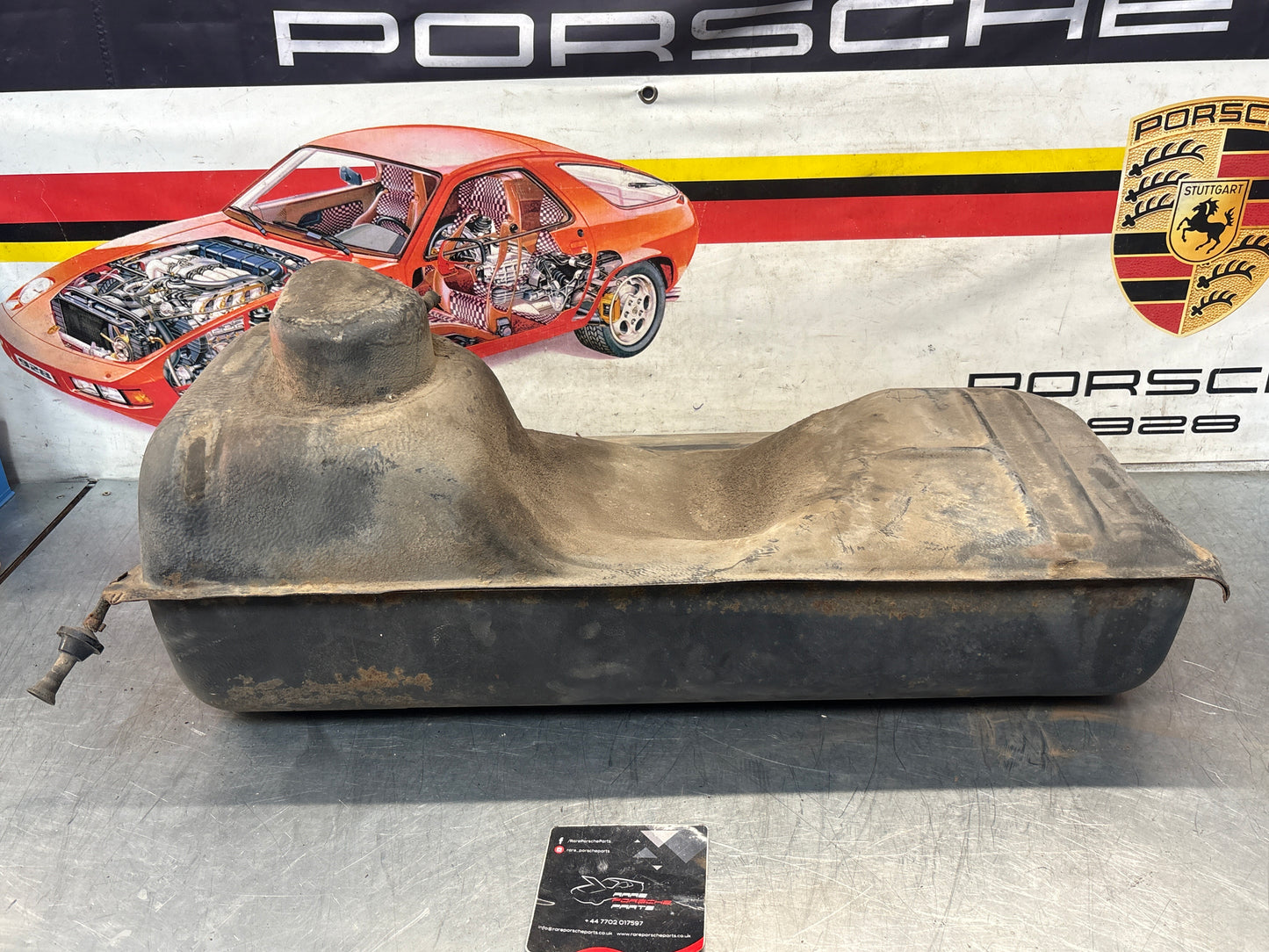 Serbatoio carburante Porsche 924 in metallo per le prime auto