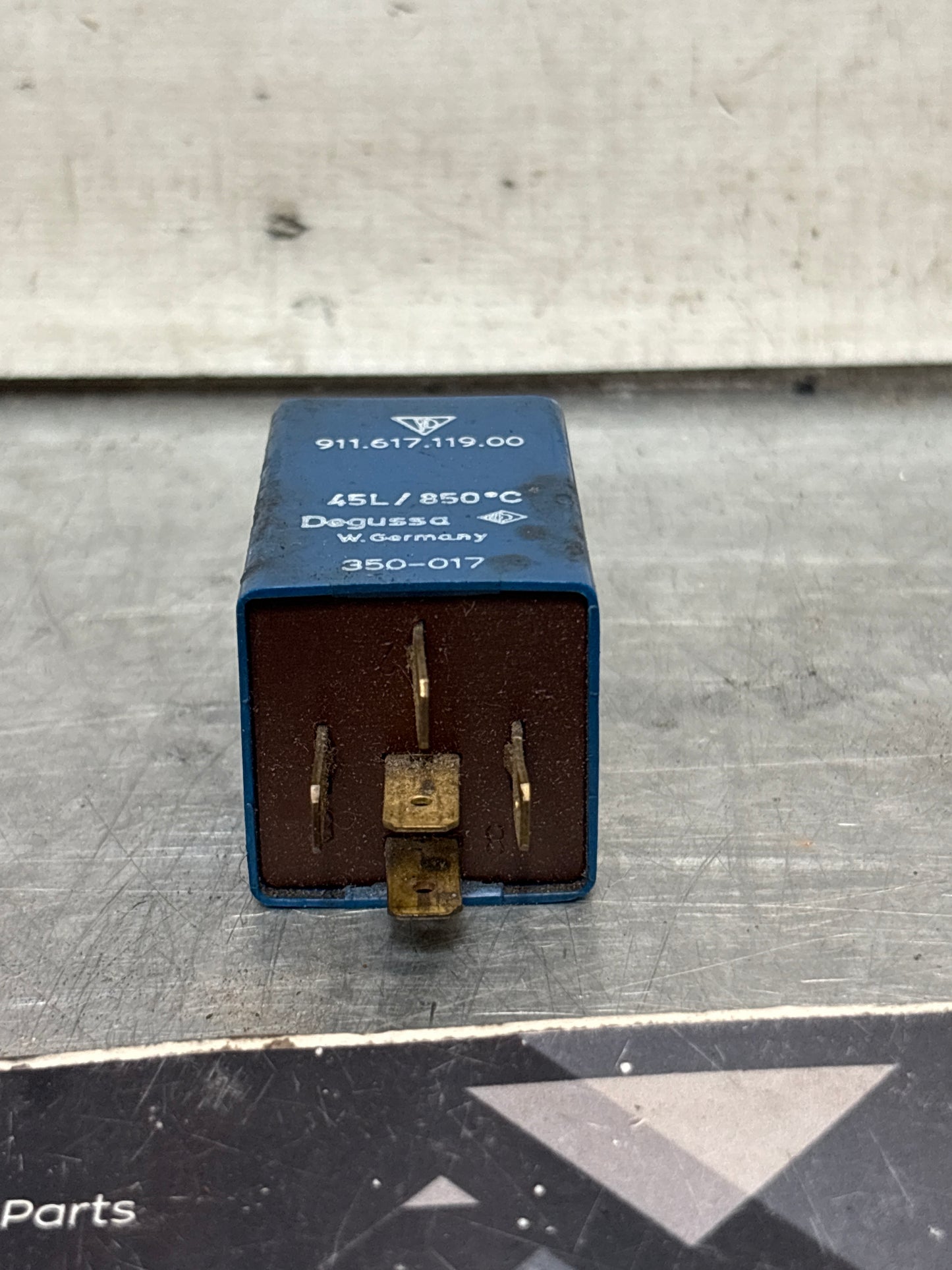 Porsche 928 S4 temperature monitoring relay, used 91161711900
