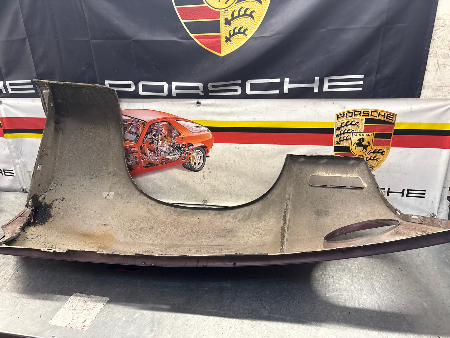 Porsche 928 S4 GT front right wing, used, 92850301211