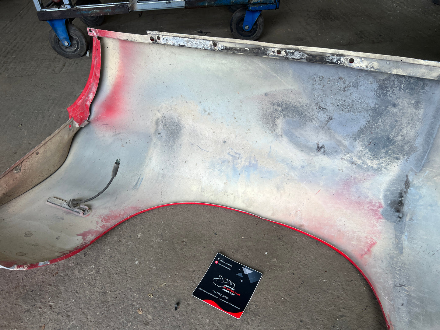 Porsche 928 -87 front left wing, 92850301103 used