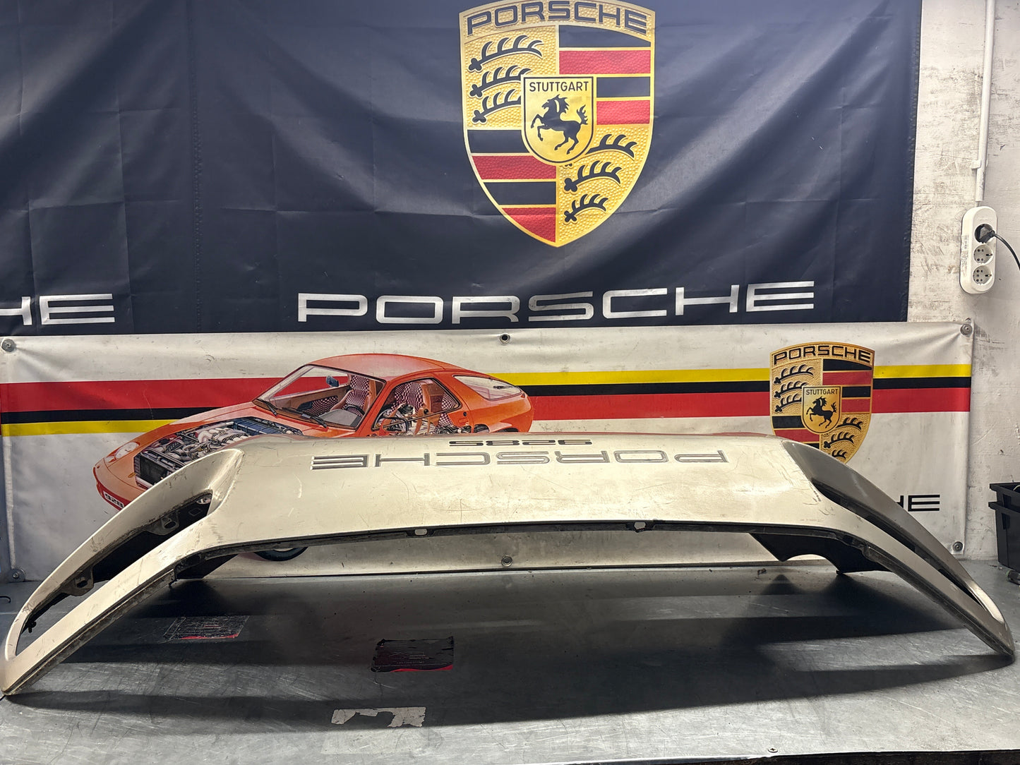 Porsche 928S rear bumper, used 928505023 / 474181