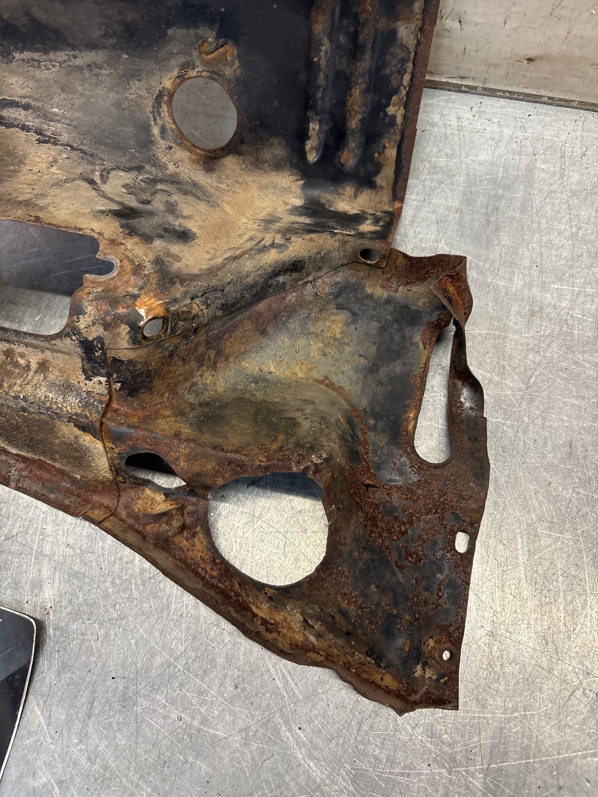 Porsche 914 cylinder cover heat shield, 022119300A Used