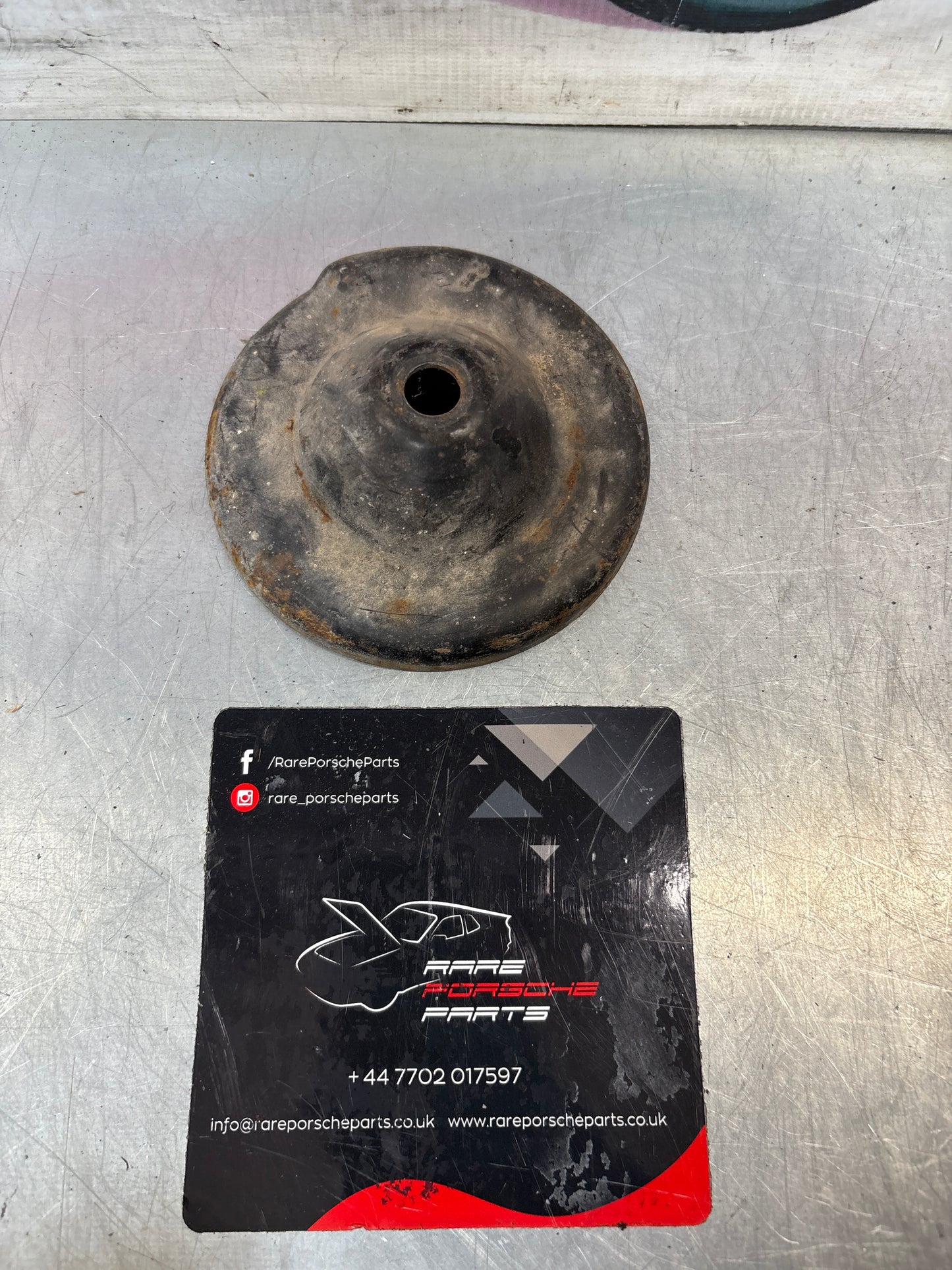 Porsche 924/944 Turbo suspension flange bearing, refurbished 133412341