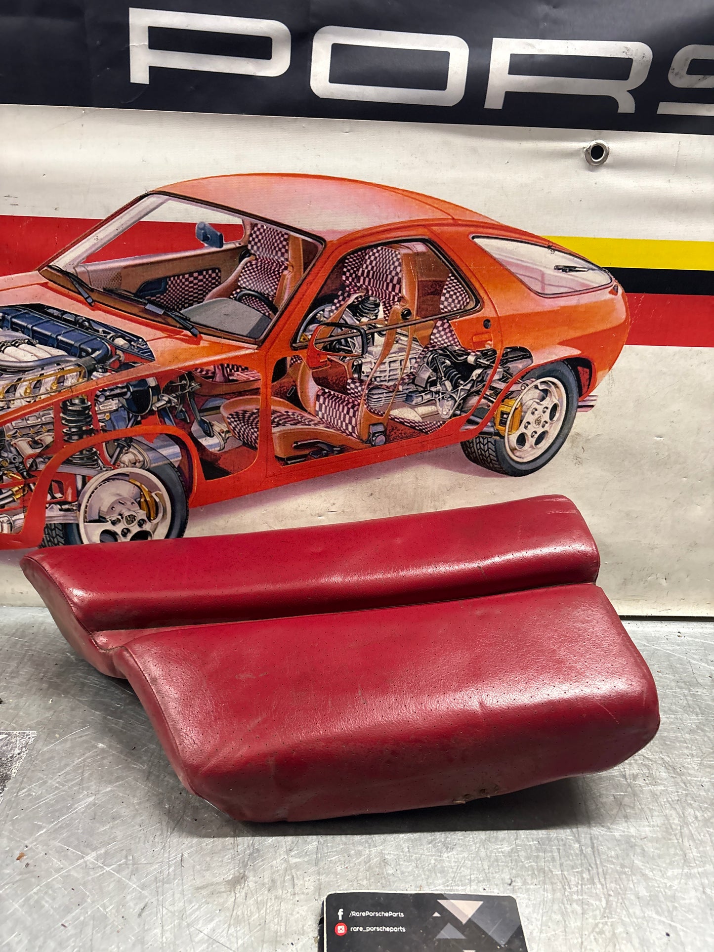 Porsche 928 rear left seat cushion, can-can red , leather, used 92852205951