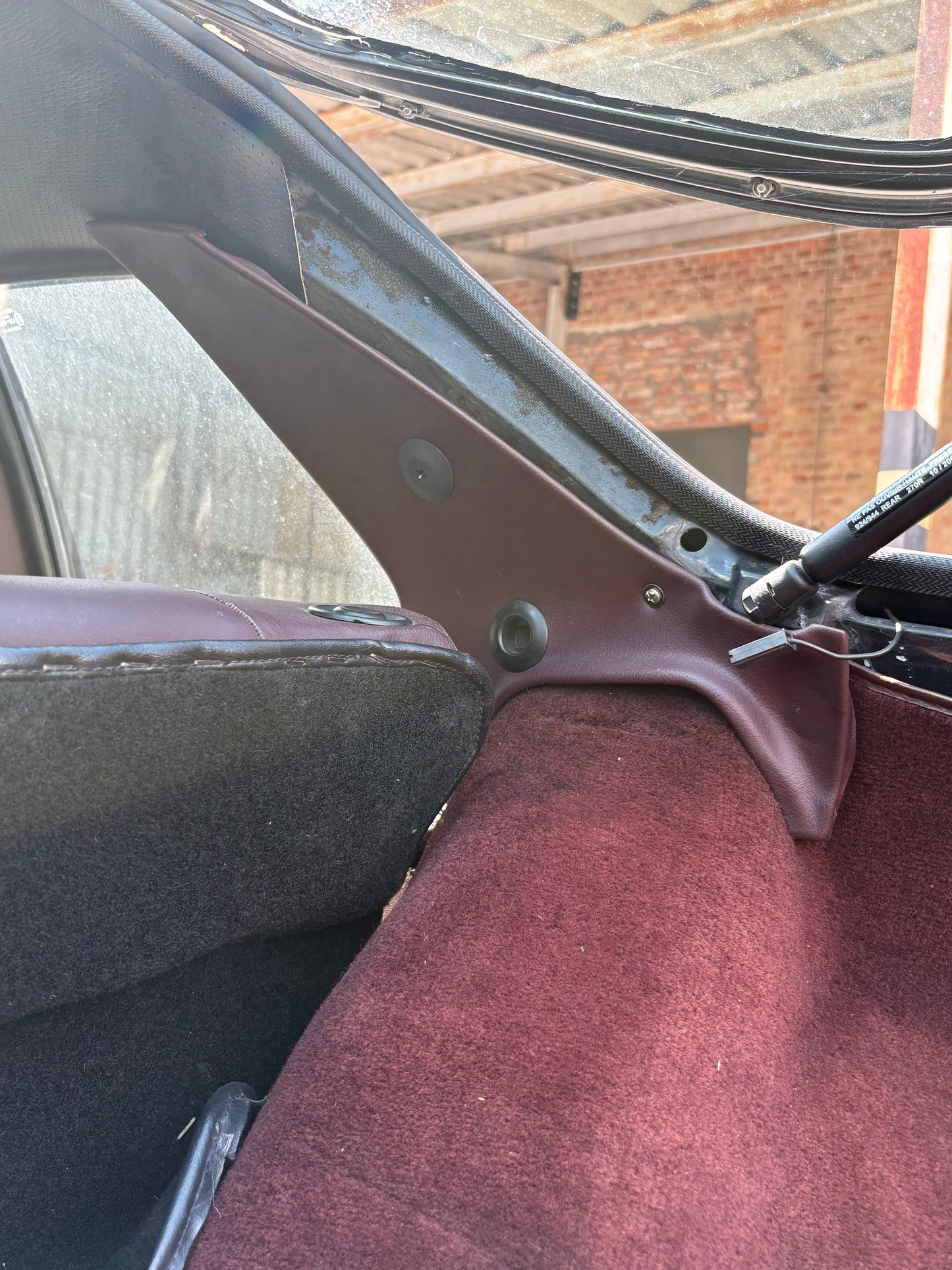 Porsche 944 Turbo/S2 complete Burgundy Interior with Recaro Sport seats, LHD