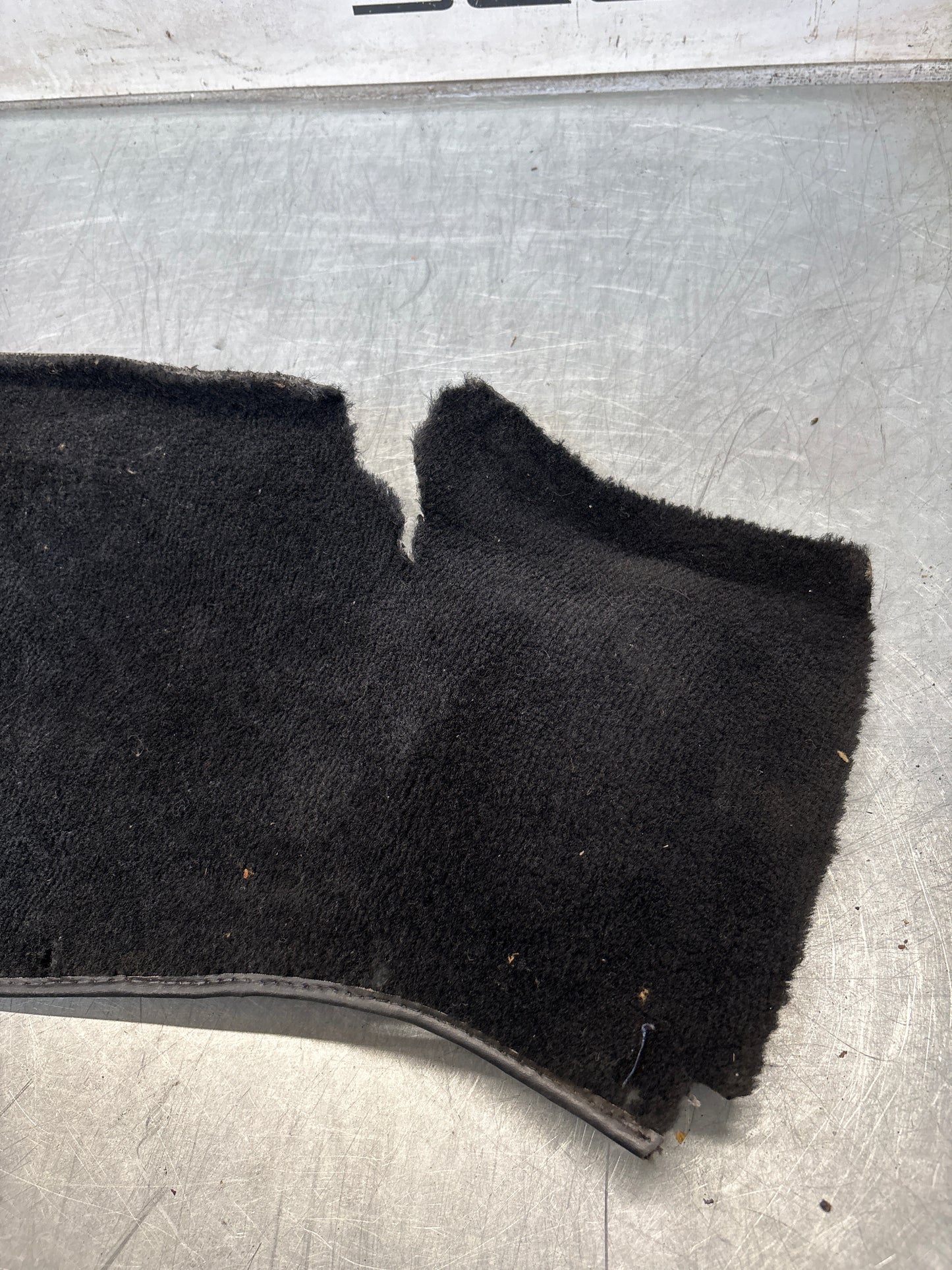 Porsche 924/944 85.5- rear left side trim carpet, black, 94455508301, used