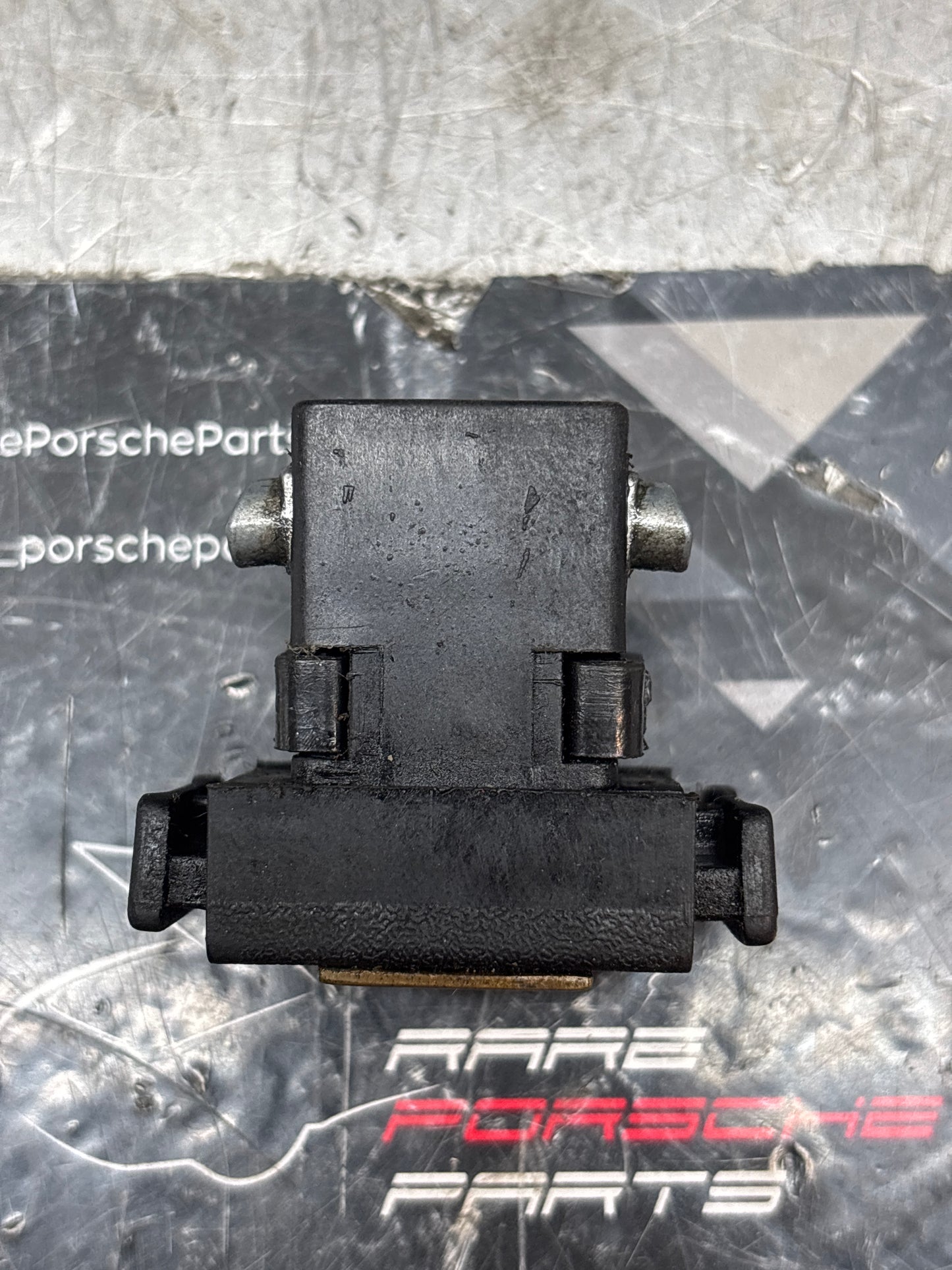 Porsche 924/944 black glove box lock with badge 477857133 used immaculate