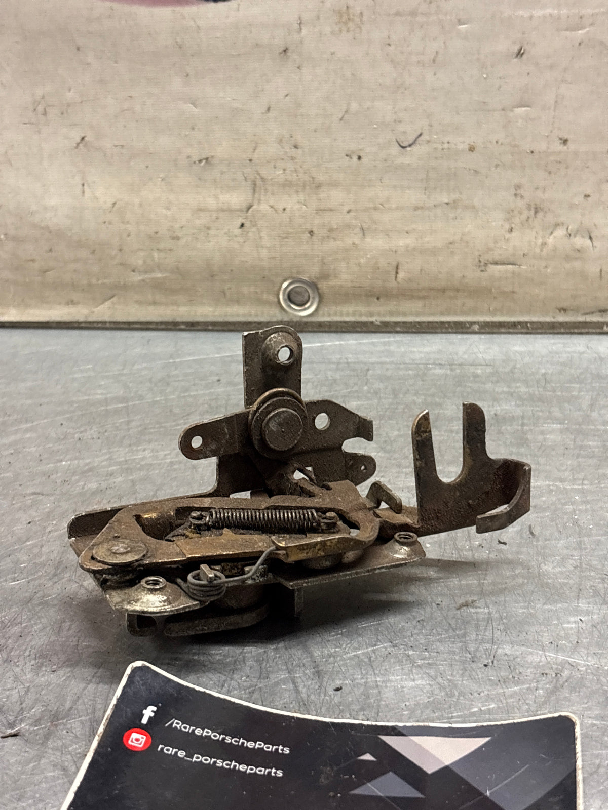 Porsche 914 trunk lock, used 91453105311