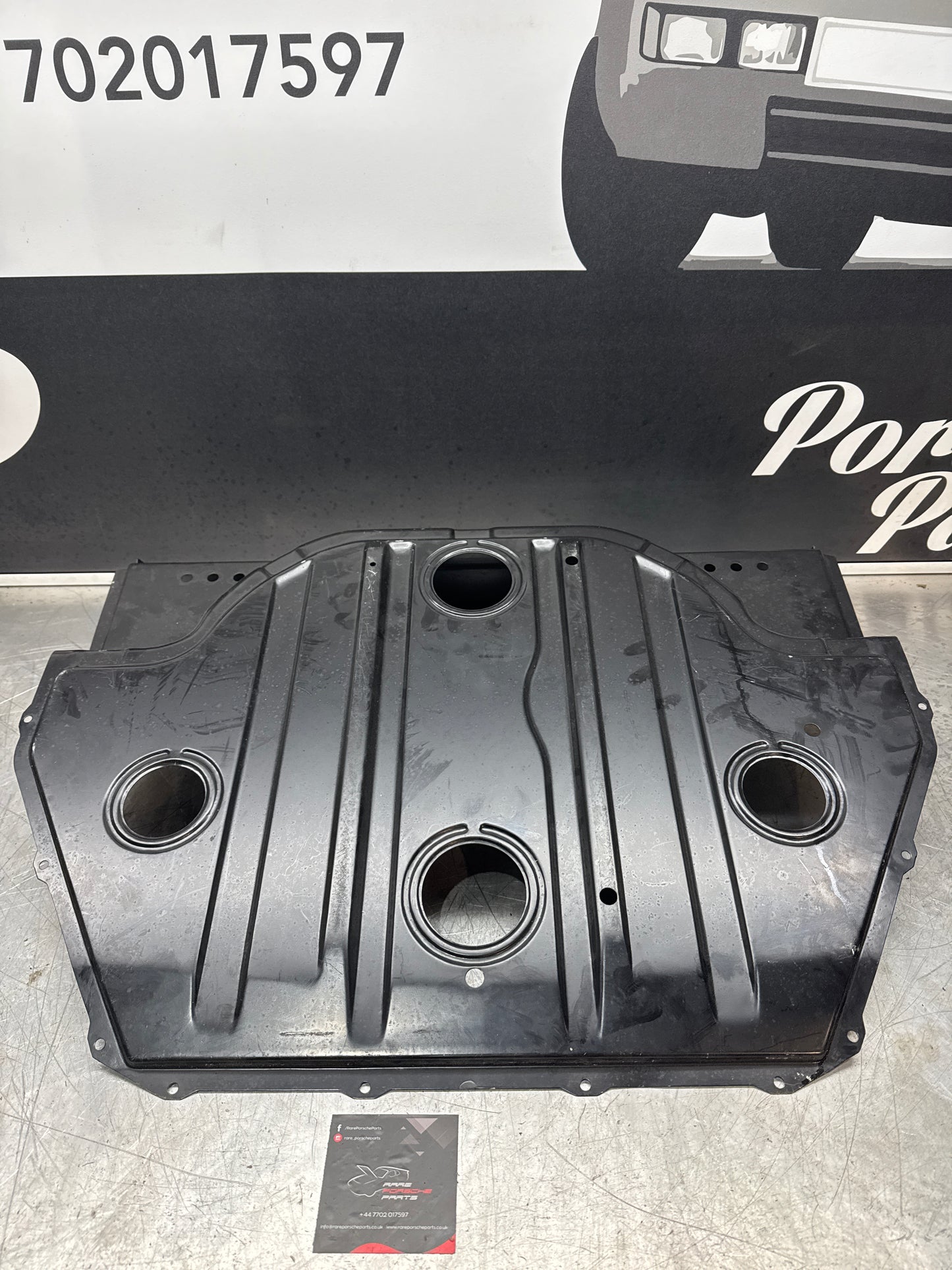 Porsche 964 front wheel bottom 96450150500GRV NOS