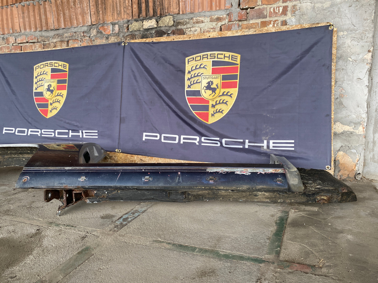 Porsche 944 Right side cut, rear fender with sill 94450390403, 94450361200