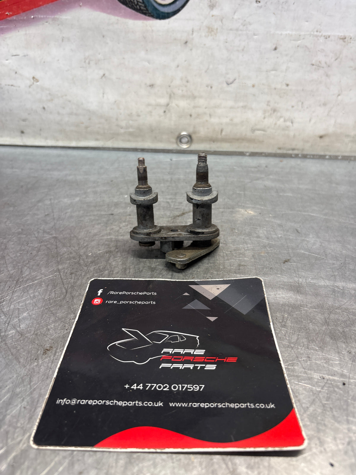 Porsche 928 / S4 / GTS real tailgate wiper mechanism, used 92857322502