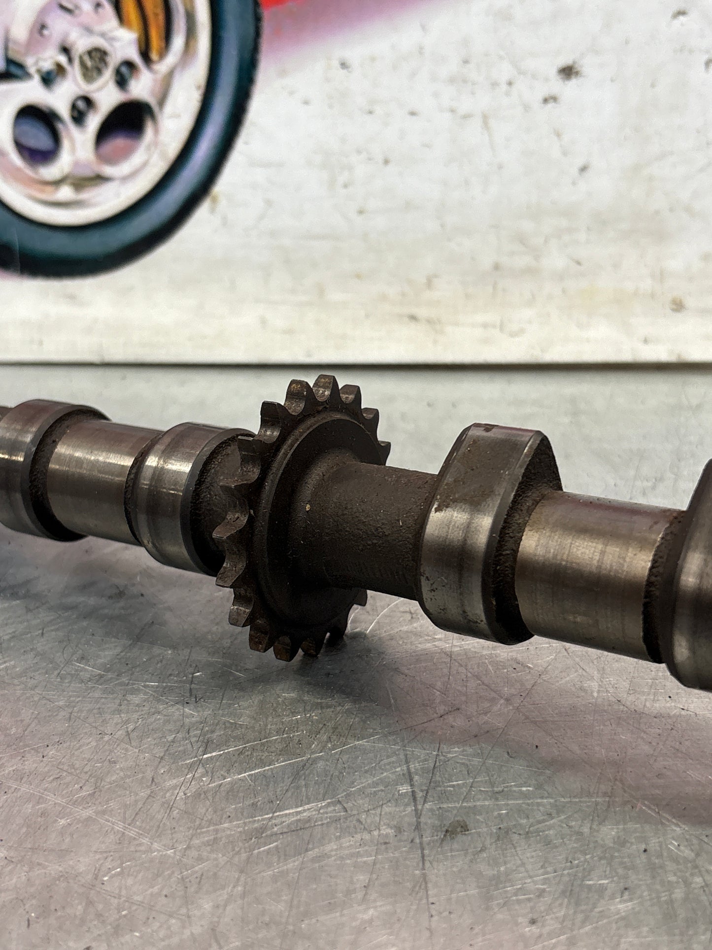 Porsche 928 S3 M28.45/46 engine Camshaft, exhaust side, cylinder 1-4, used 9281052935R / 92810529308