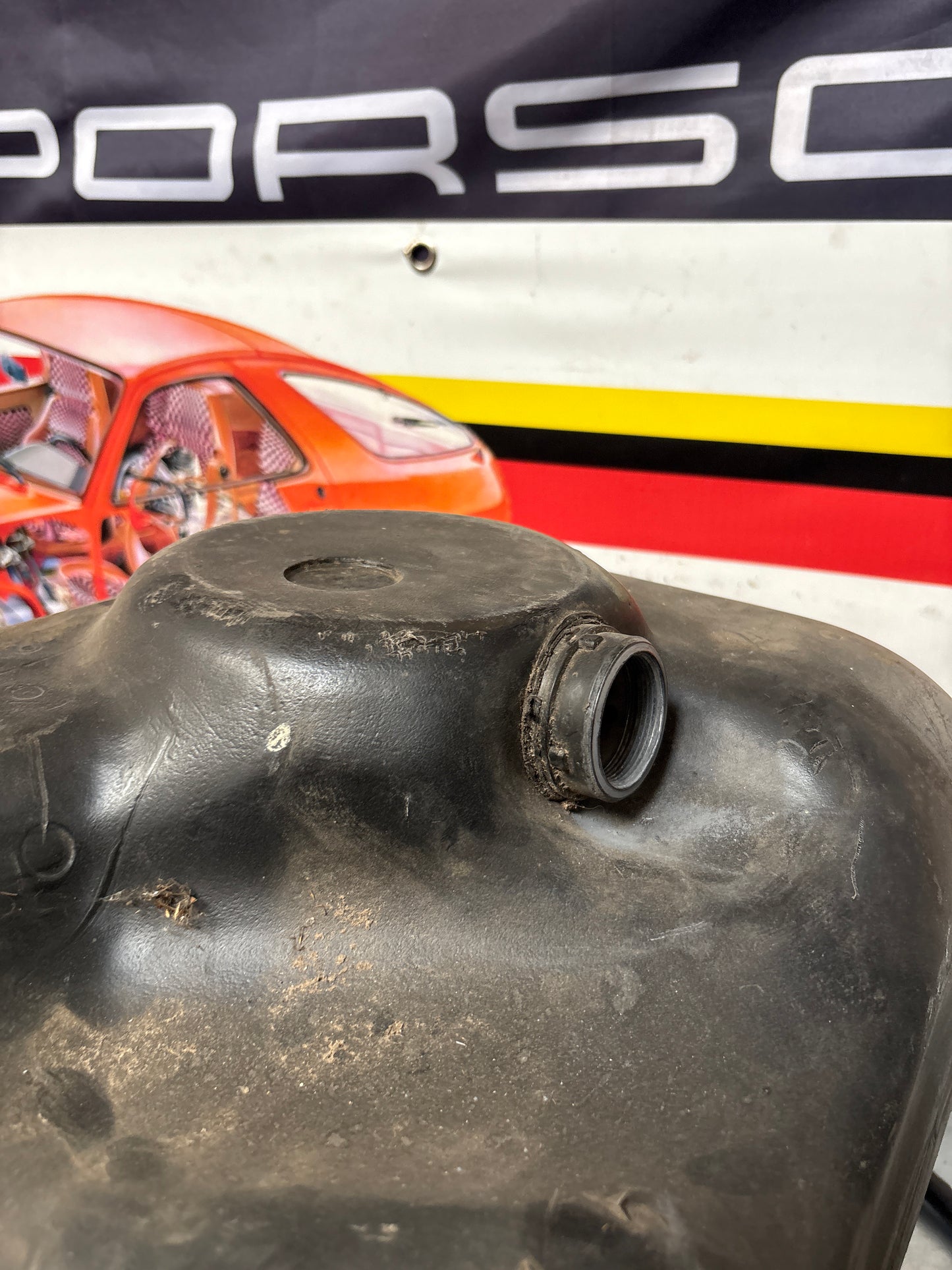 Porsche 944 86-92 plastic fuel tank 95120102101 used