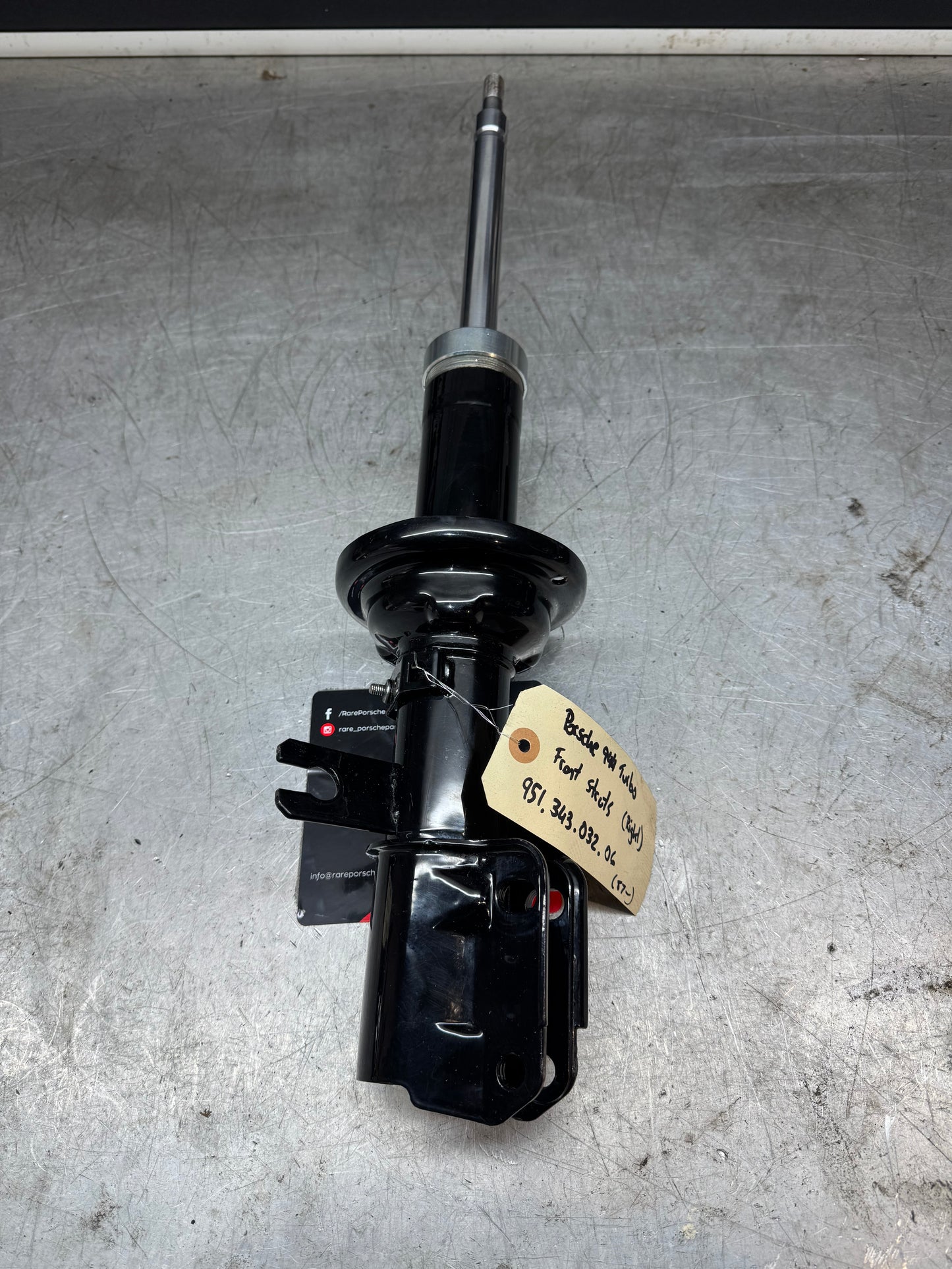 Porsche 944 Turbo (87-) Refurbished Front struts Pair. 95134303106 / 95134303206