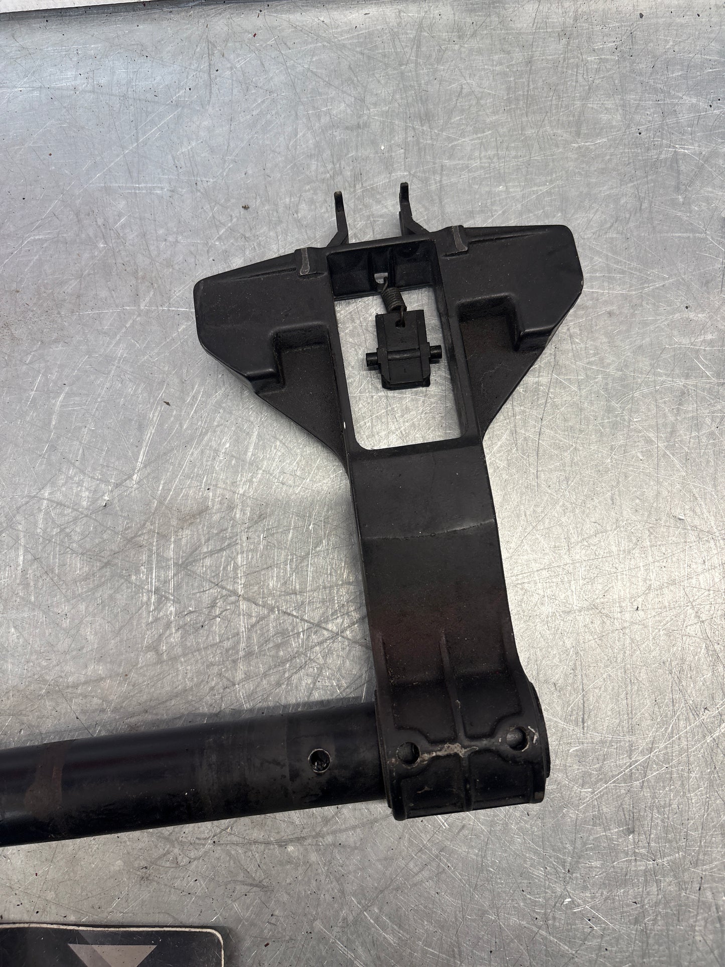 Porsche 928 headlight swivel driving arm, used 92875009805 / 92875024902