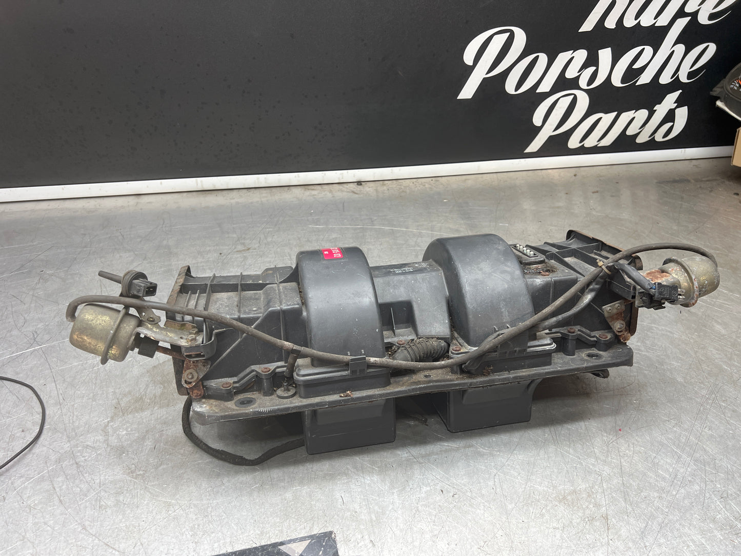 Porsche 944 968 (1986-95)blower fan motor in heater box. 94457201502 used damaged