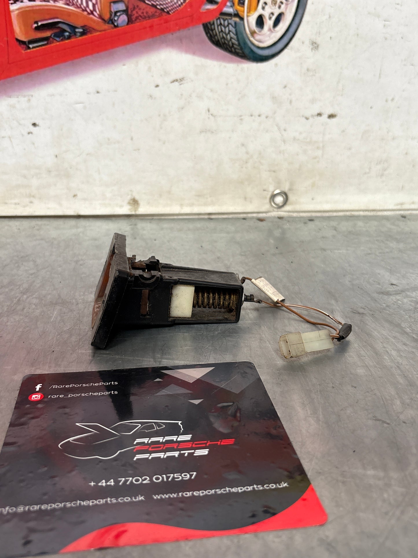 Porsche 928 rear boot lock receiver, 92851205503