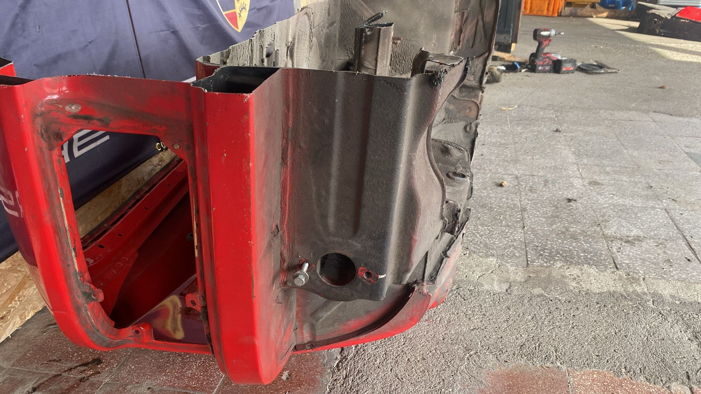Porsche 944 left side cut, rear fender, 94450390303