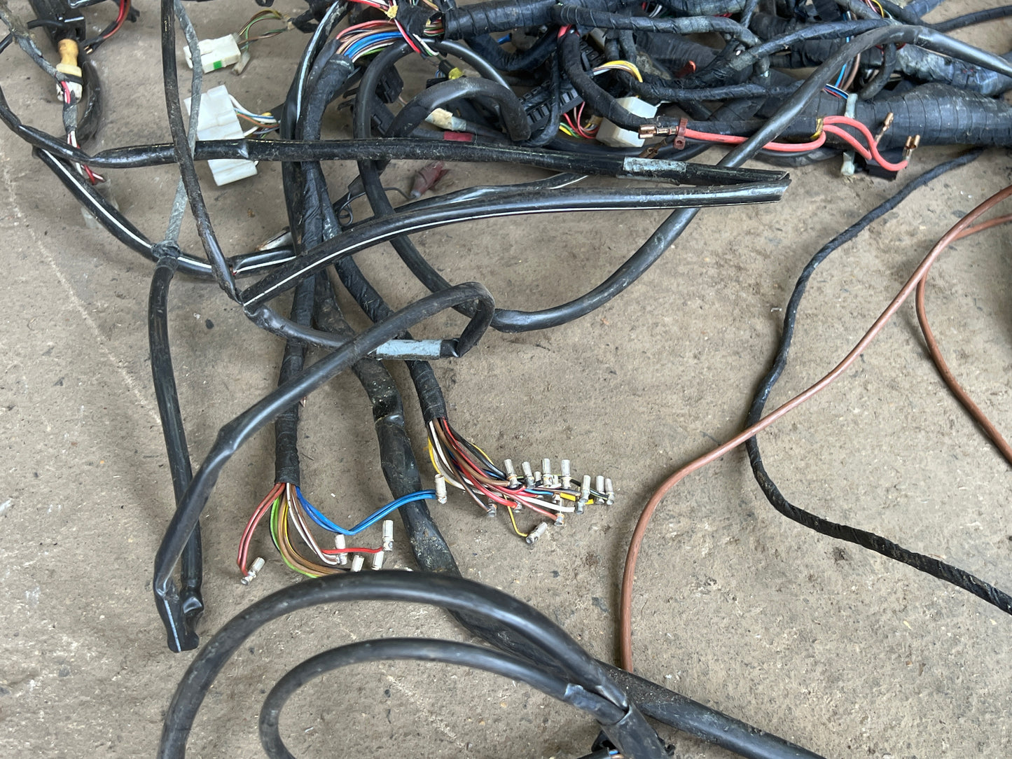 Porsche 944 2.5 Turbo 1987 cablaggio interno completo, telaio. Pezzi di ricambio o riparazioni 010 usati!!