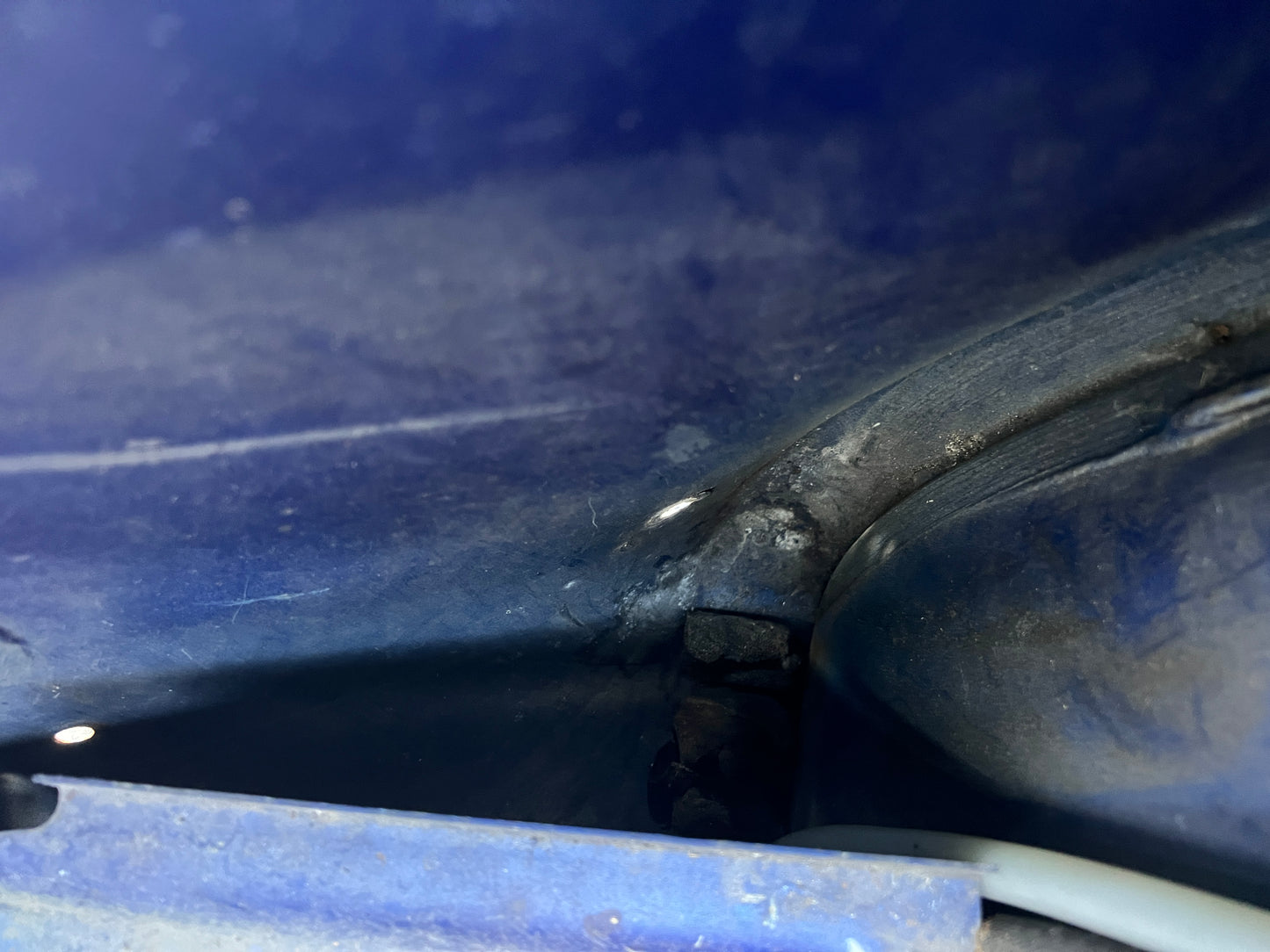 Porsche 944 left side cut, rear fender with sill 94450390303, 94450361102