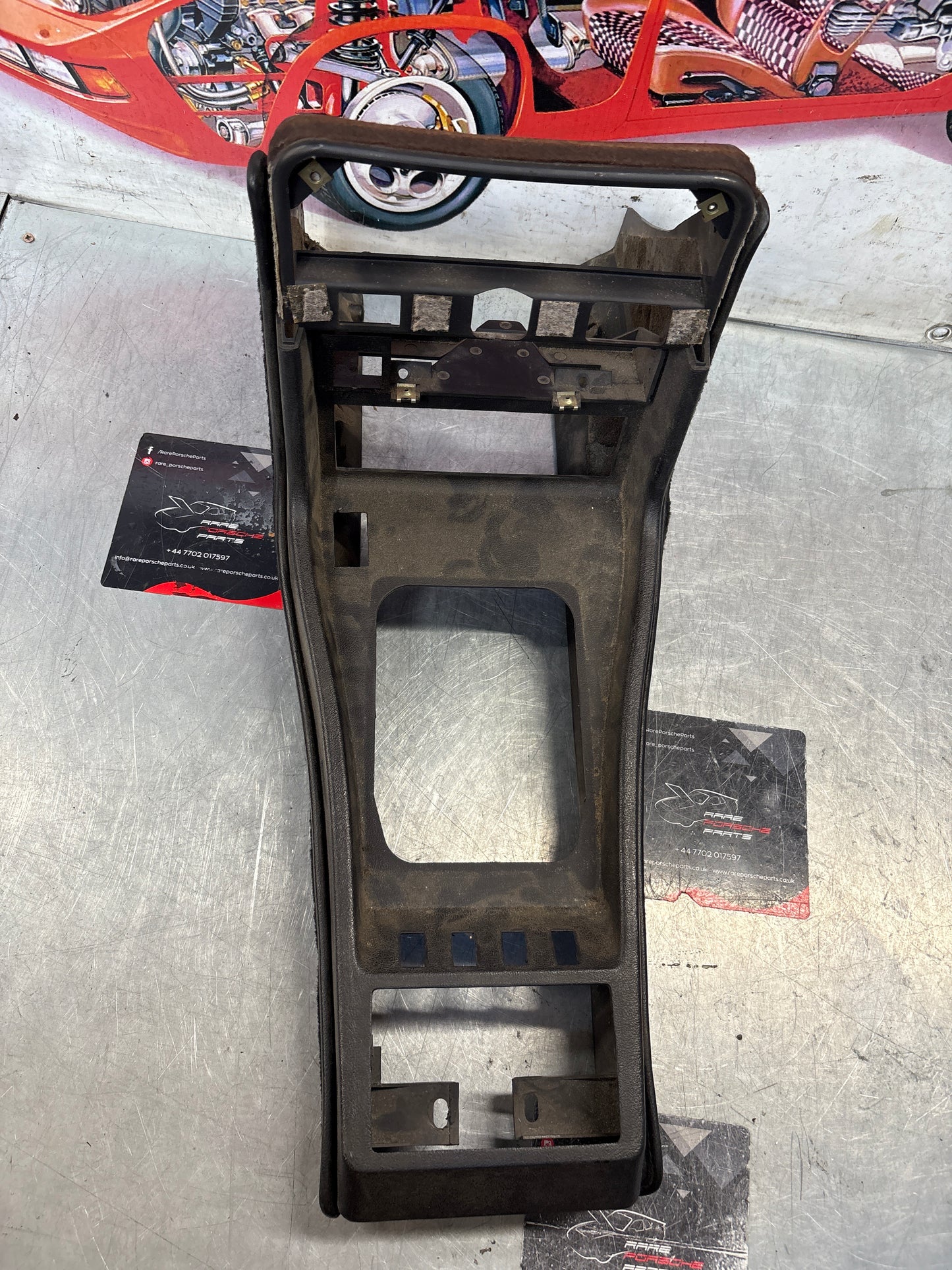 Porsche 924 944 centre console black with black carpet one switch hole 477857969 / 477857951 used