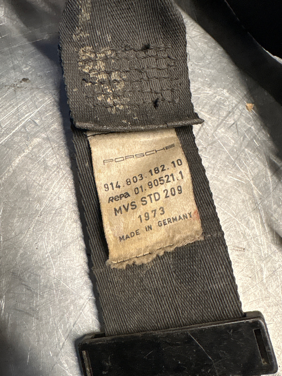 Porsche 914 right side seat belt, used 91480318210