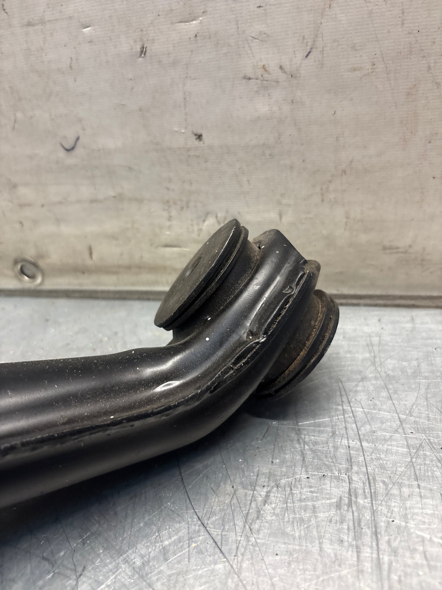 Porsche 924 944  -85.5 Rear right trailing arm,  refurbished 94433102200