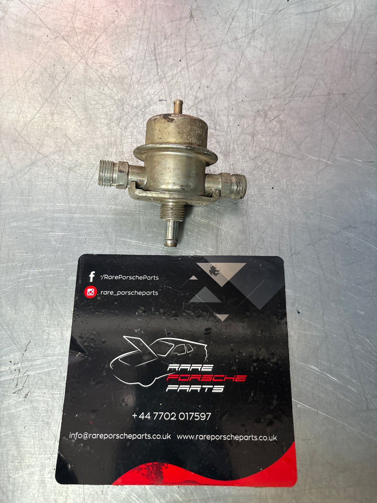 Porsche 911 / 928 fuel pressure regulator, used 0280160215