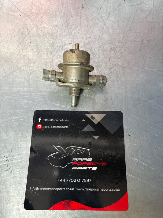 Porsche 911 / 928 fuel pressure regulator, used 0280160215