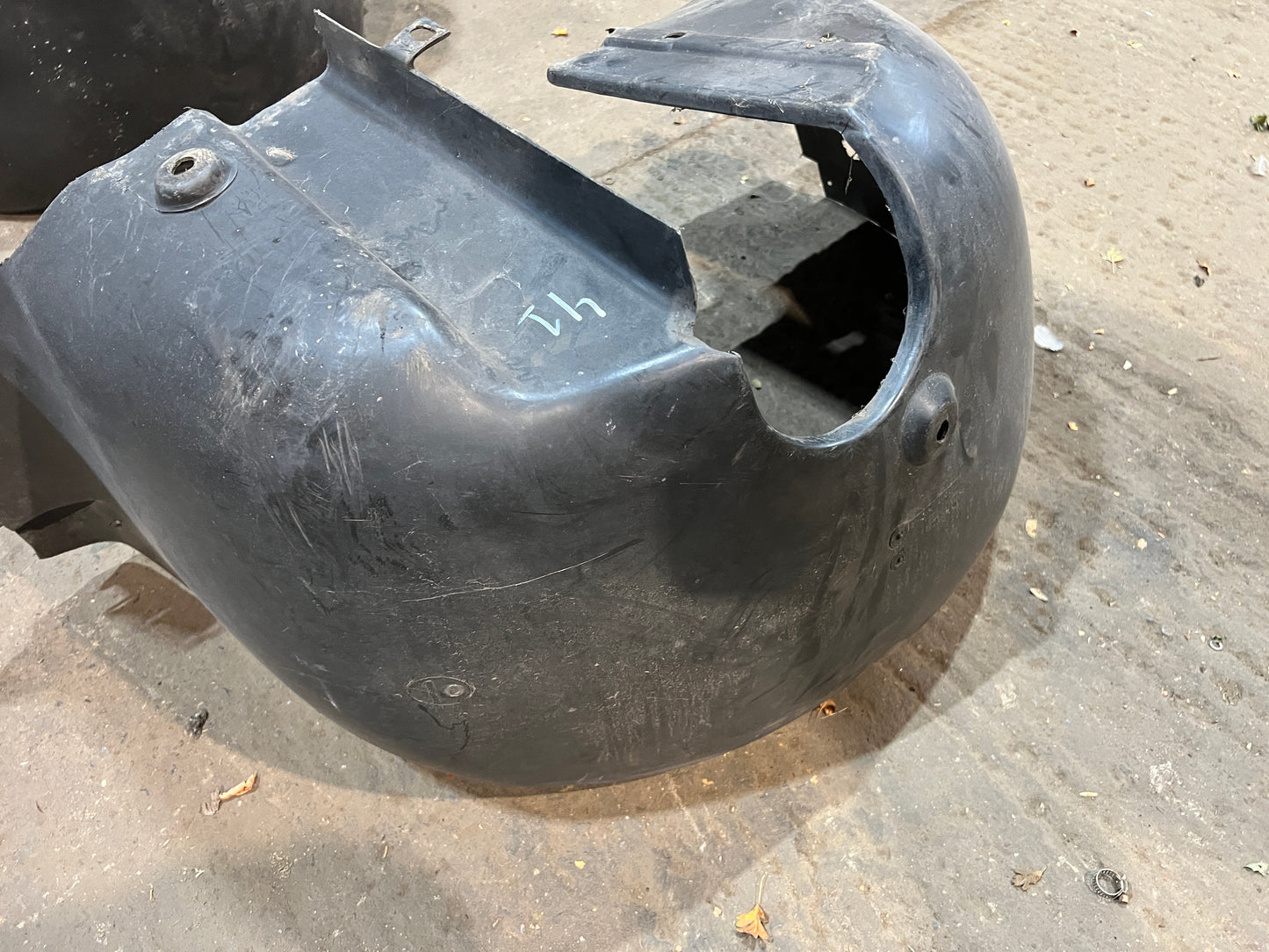 Porsche 944 S2 wheel arch liner Right, 94450438206 used