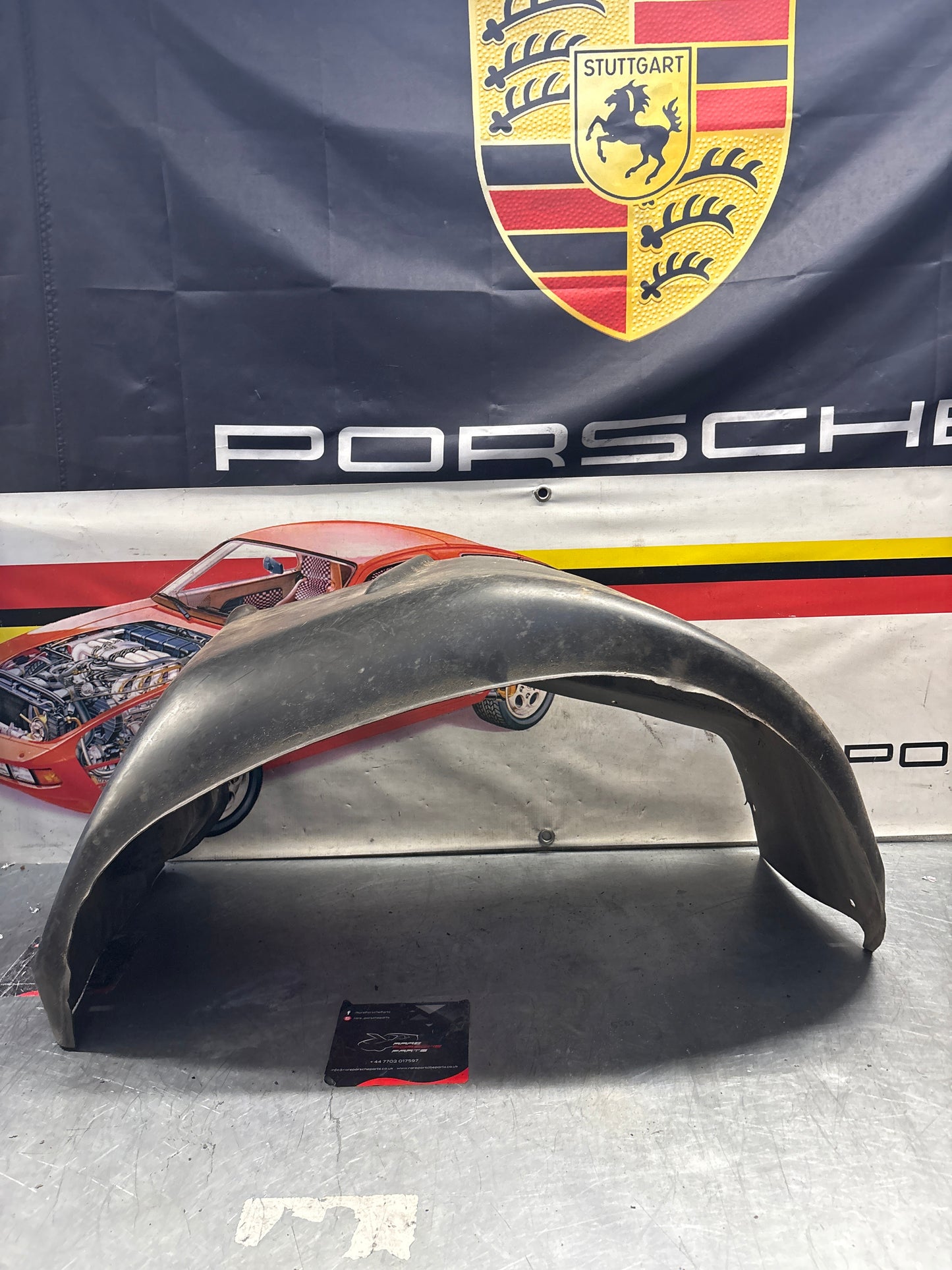 Porsche 928 wheel arch liner Left 92850438105 Used