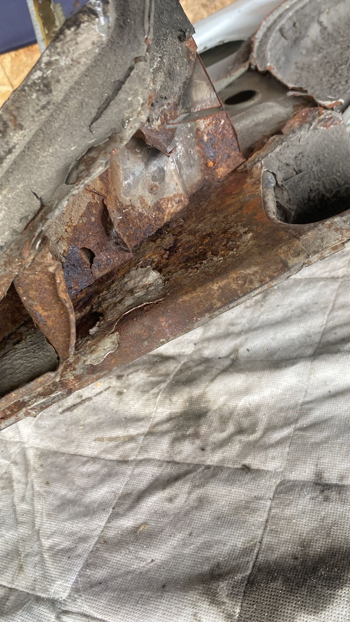 Porsche 924 76-79 Right sill / fender section, 477809602B cut