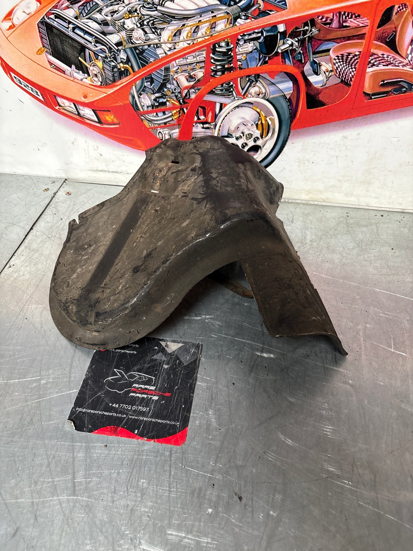 Porsche 944 85.5- fuel pump cover plate 94420133100