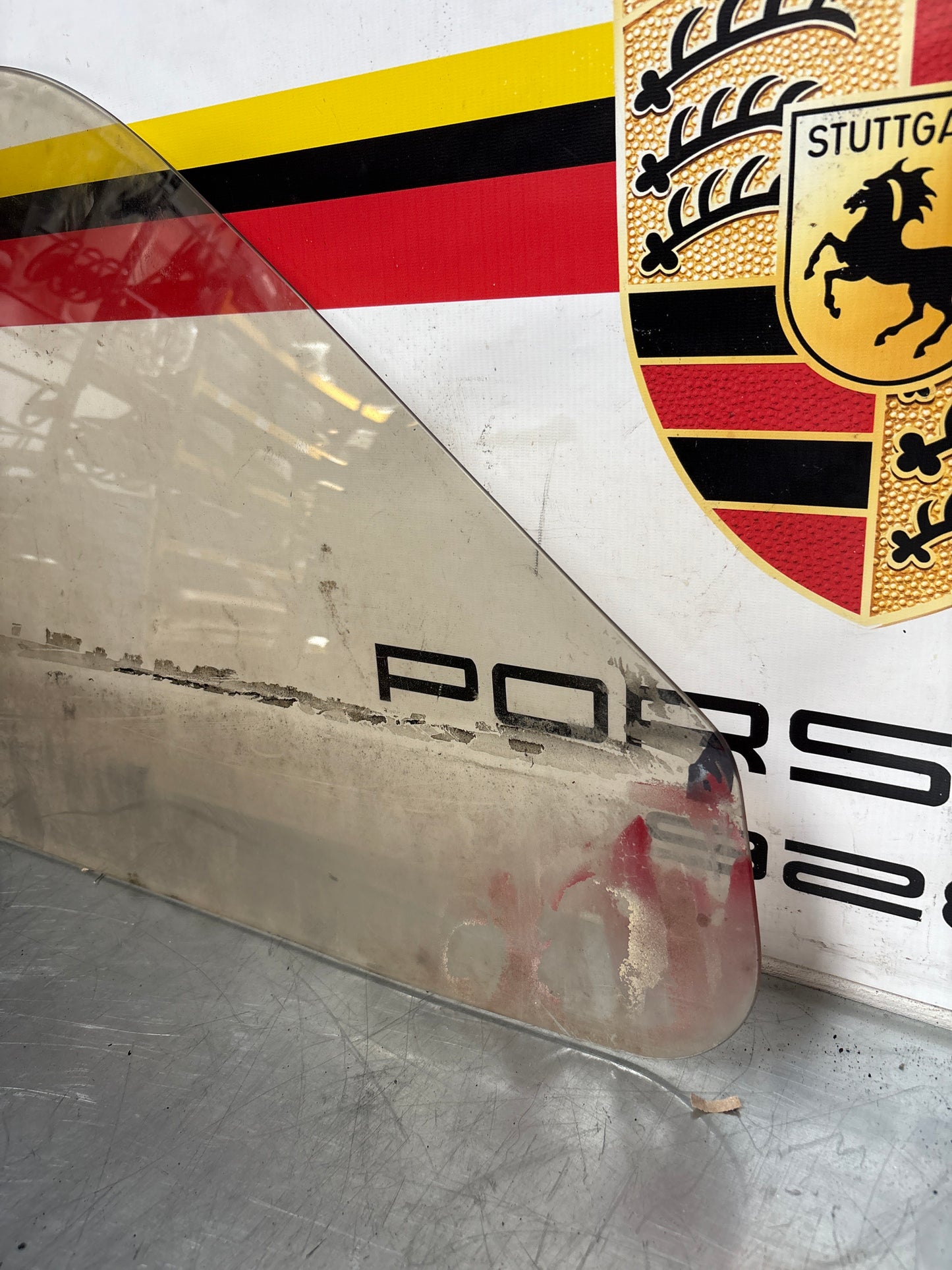 Porsche 928 Right hand side door window glass, brown 92853701602 used