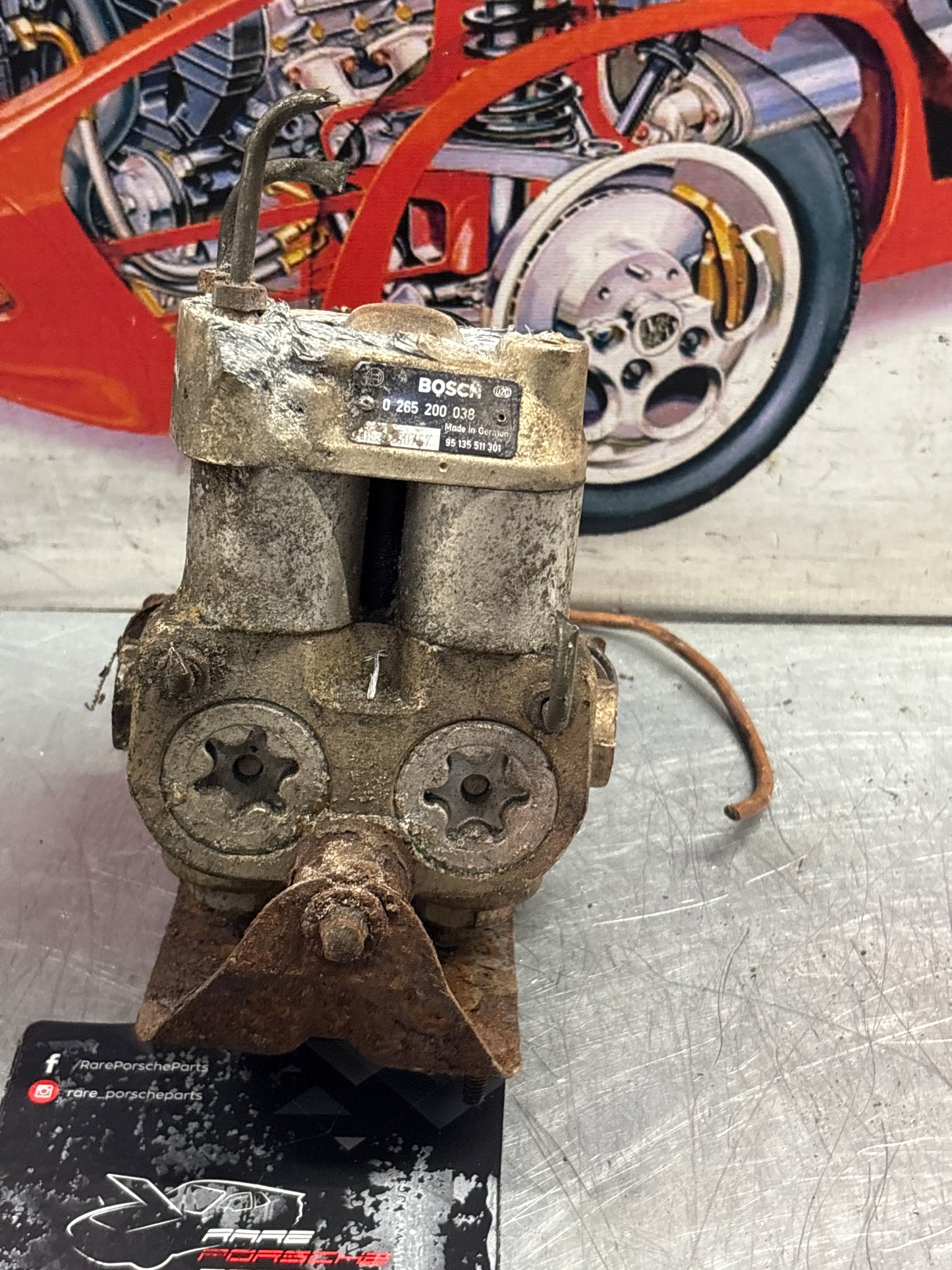 Porsche 944 Turbo Bosch ABS pump, used 0265200038 / 95135511301