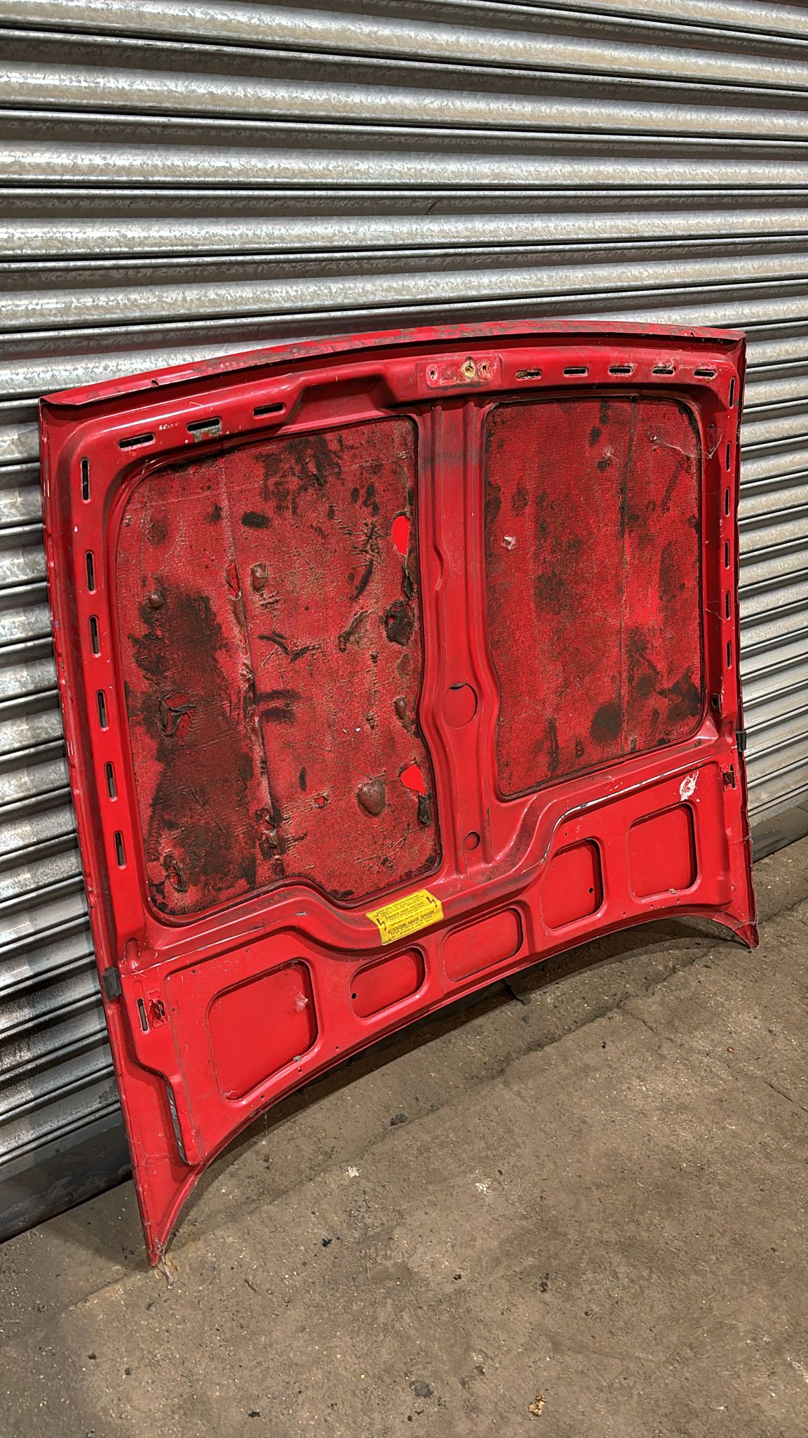 Porsche inizio 944, cofano fine 924, tutto necessita di riverniciatura, primo tipo con ammortizzatori a gas