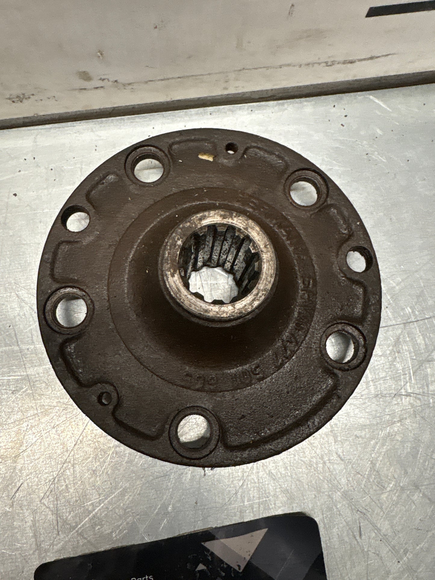 Porsche 944 (82-85.5) 924 Turbo rear wheel hub 477501605, used