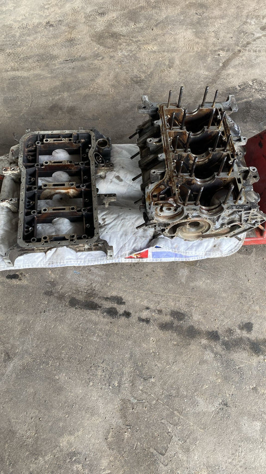 Porsche 928 M28/12 4.7 engine block for spares or repair