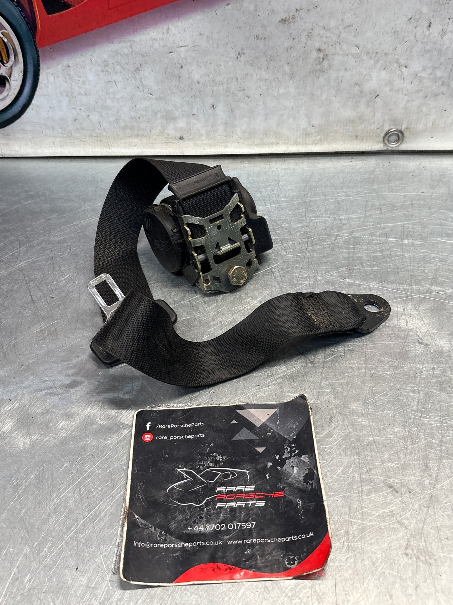 Porsche 911 996.1 right front seat belt, used 99680303403