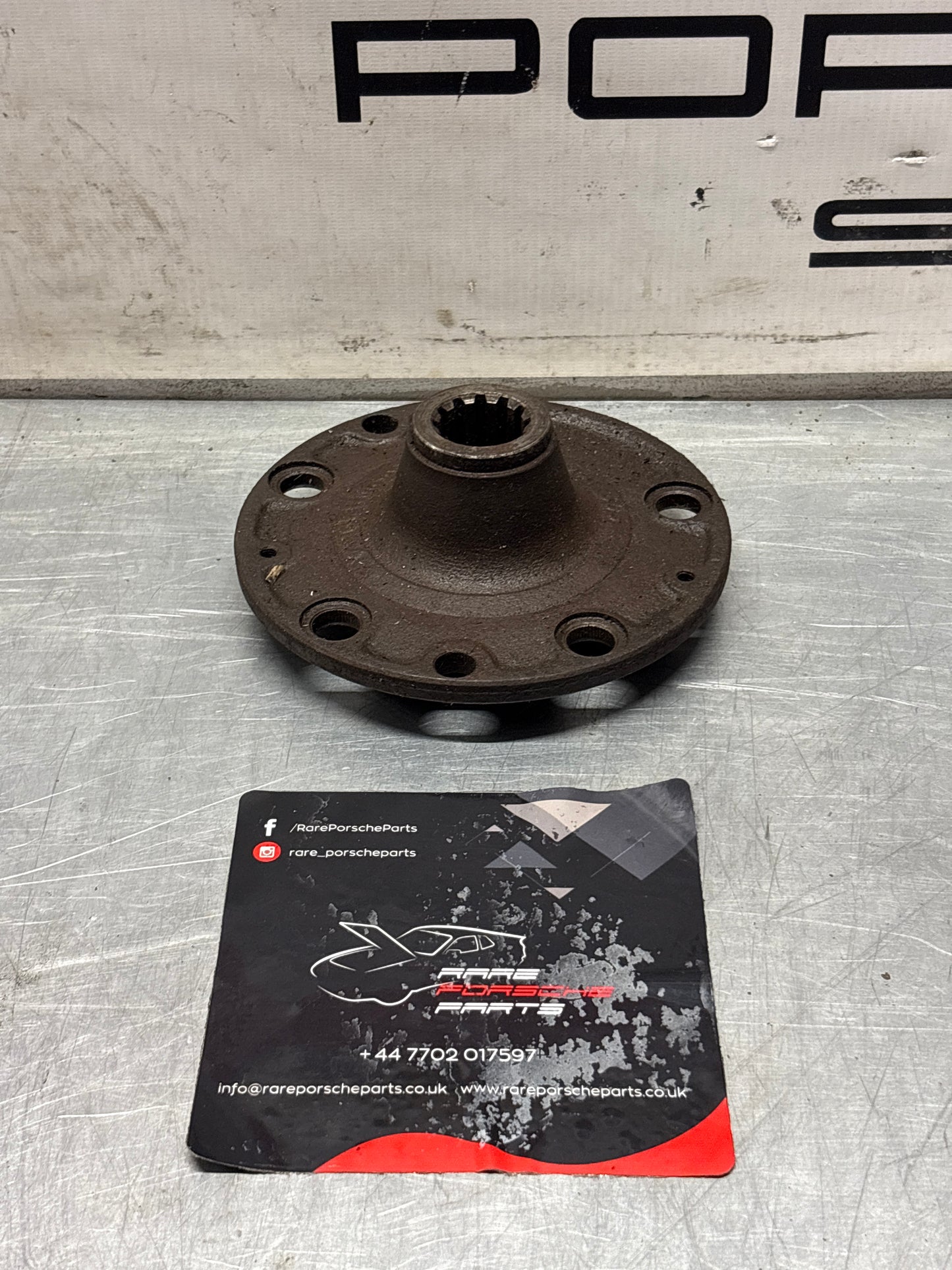 Porsche 944 (82-85.5) 924 Turbo rear wheel hub 477501605, used