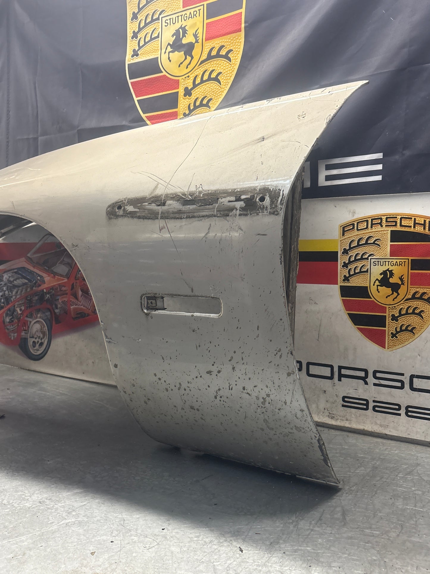 Porsche 928S front left wing, 92850301103 used