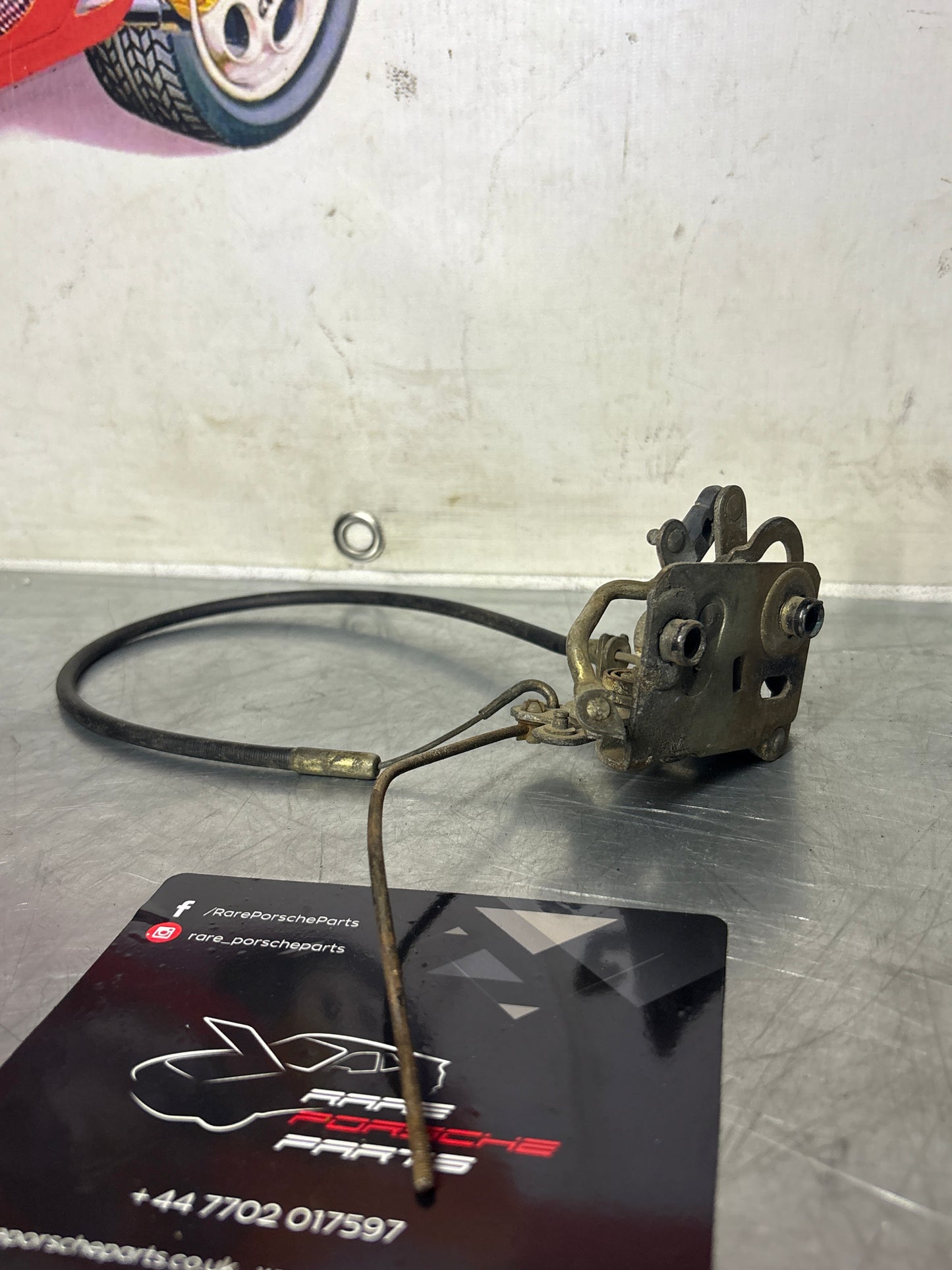 Porsche 928 Right door lock mechanism 92853705404 used